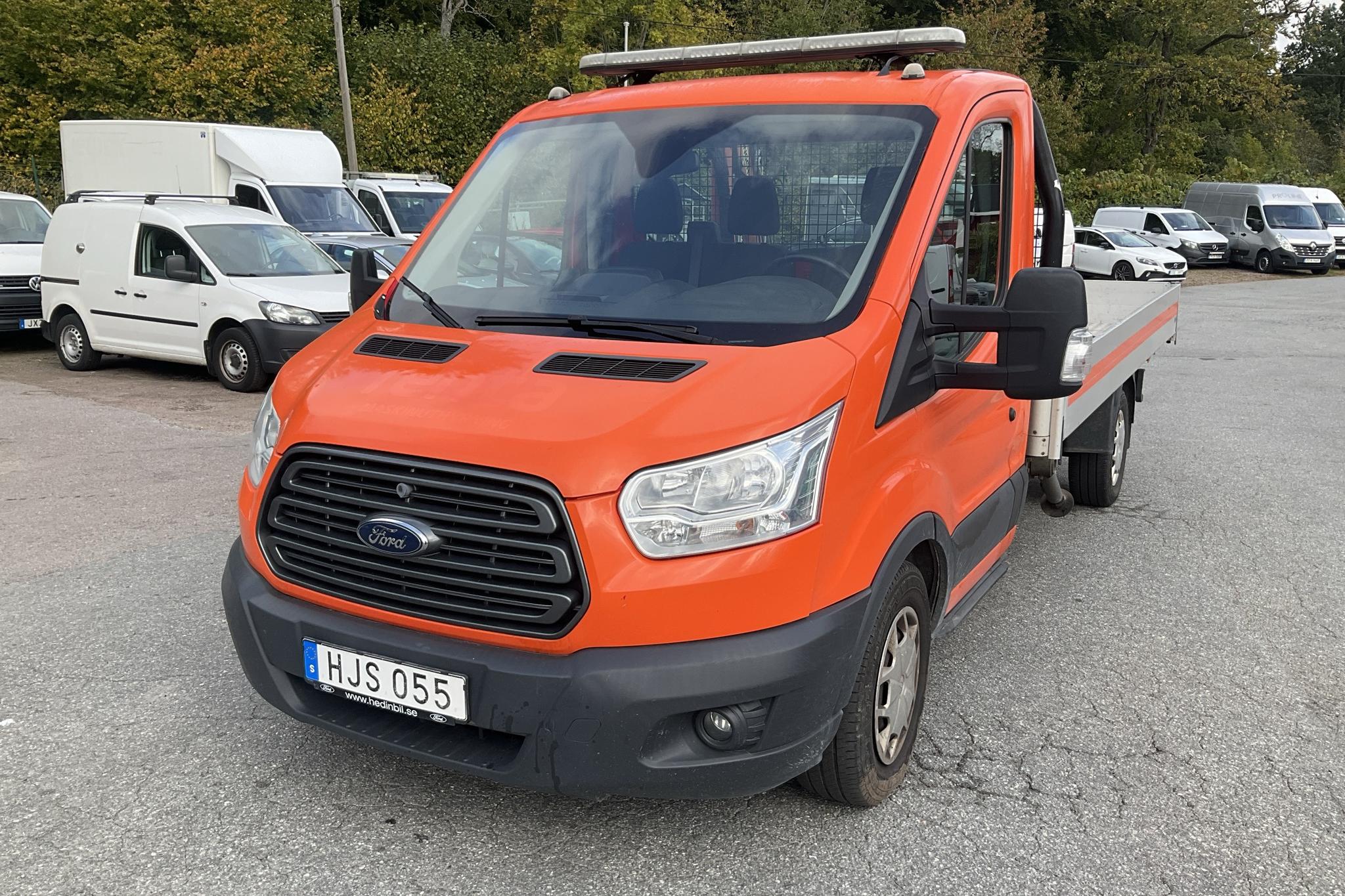 Ford Transit Chassi 350 2.0 TDCi RWD (130hk) - 180 070 km - Automatyczna - czerwony - 2017