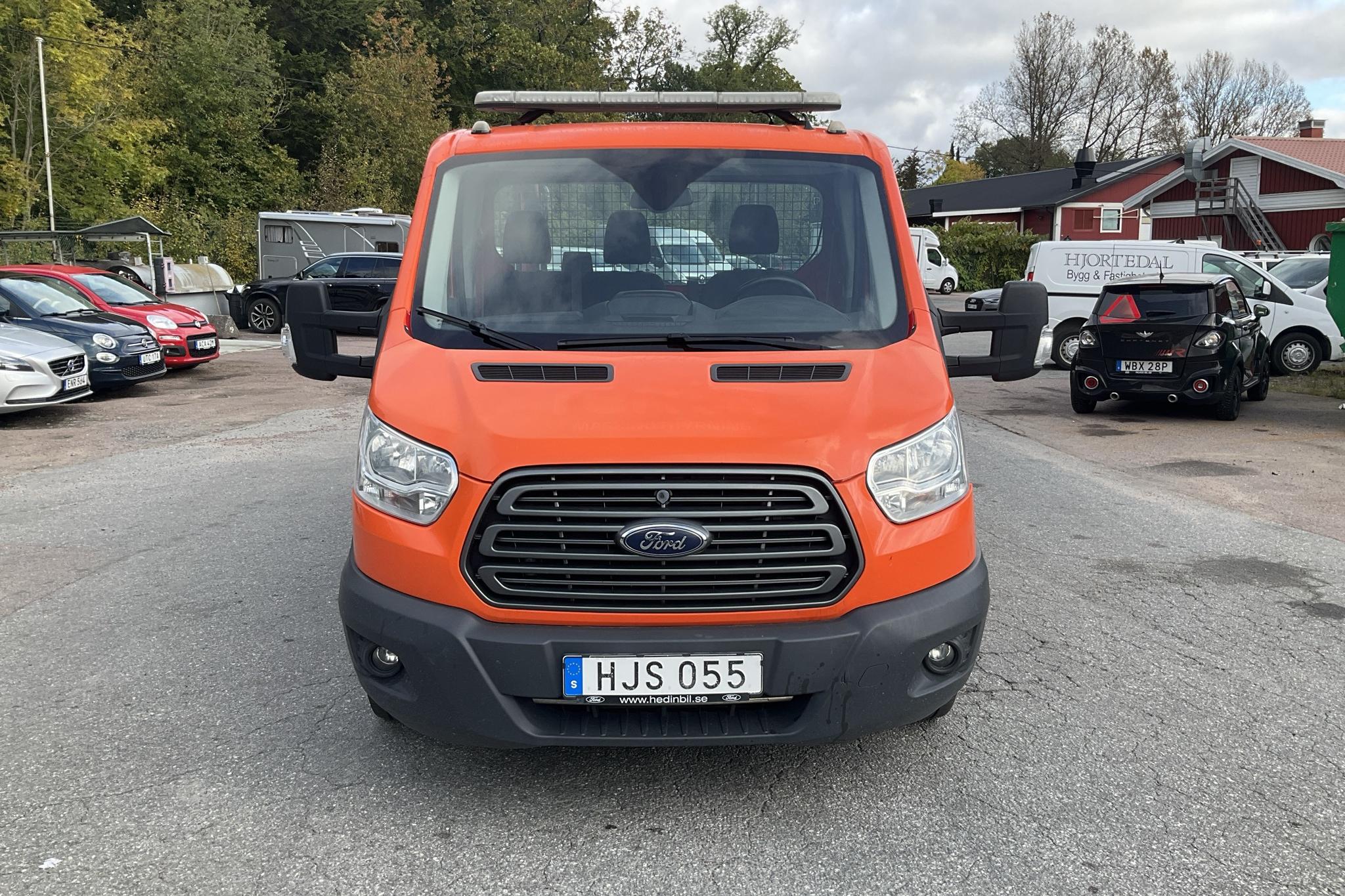 Ford Transit Chassi 350 2.0 TDCi RWD (130hk) - 180 070 km - Automatyczna - czerwony - 2017