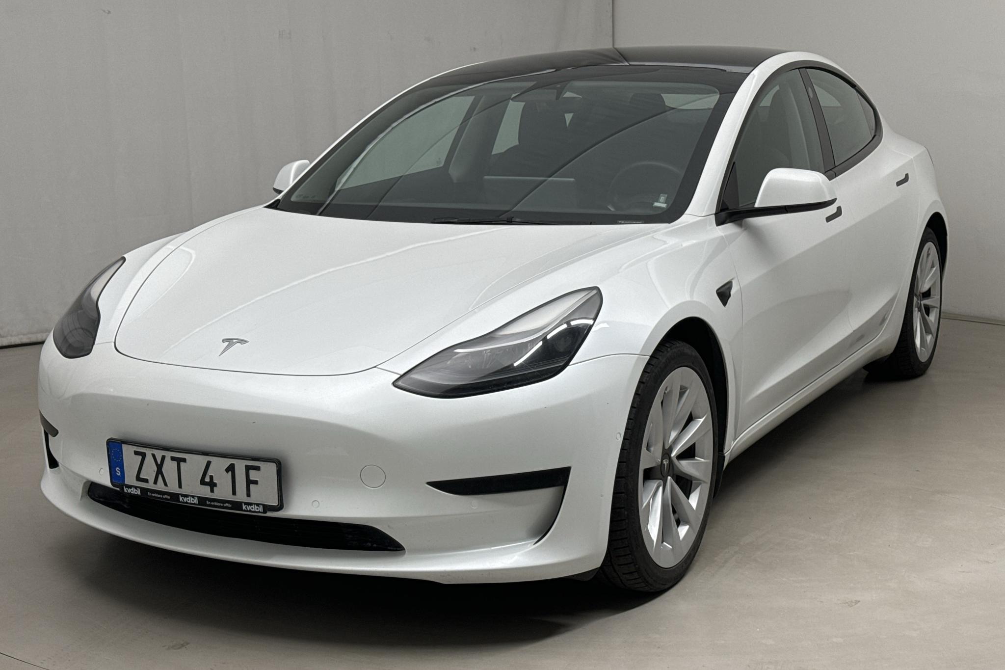 Tesla Model 3 Standard Range RWD - 53 660 km - Automaatne - valge - 2021