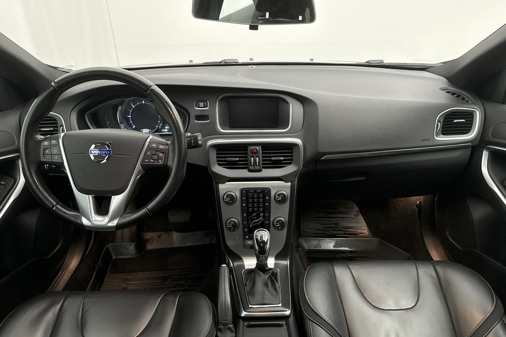 Volvo V40 D2 (115hk) - 89 990 km - Automatyczna - niebieski - 2015