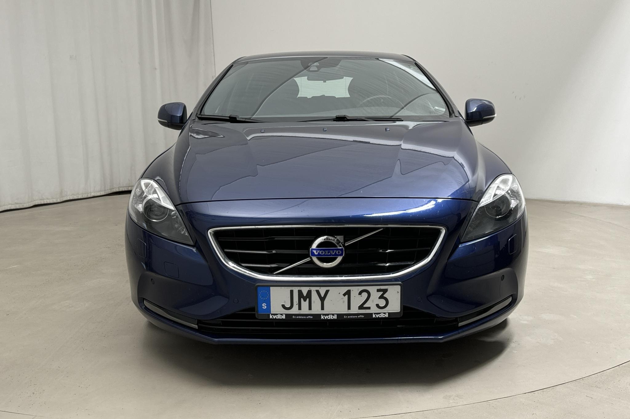 Volvo V40 D2 (115hk) - 8 999 mil - Automat - blå - 2015