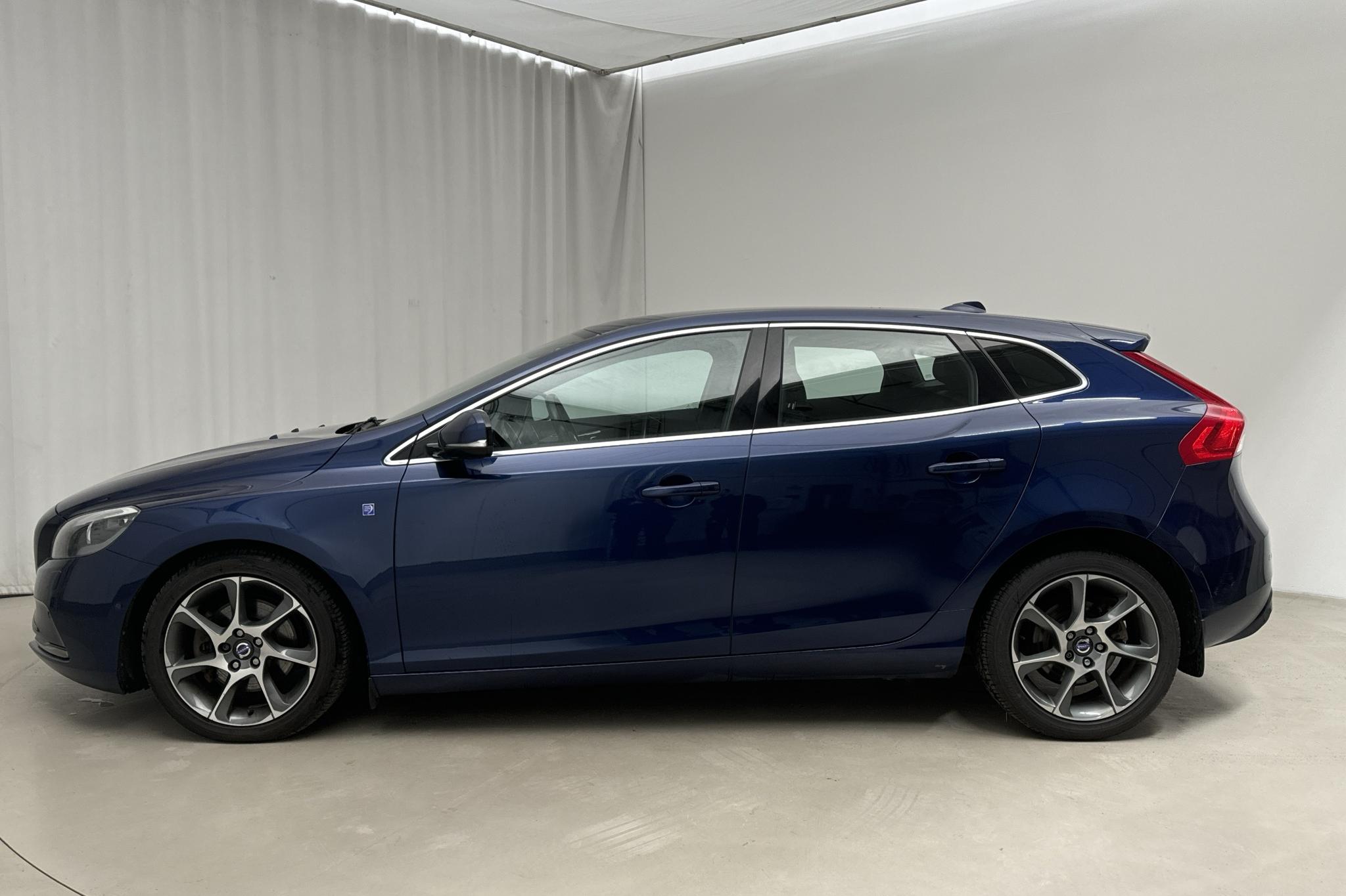 Volvo V40 D2 (115hk) - 8 999 mil - Automat - blå - 2015