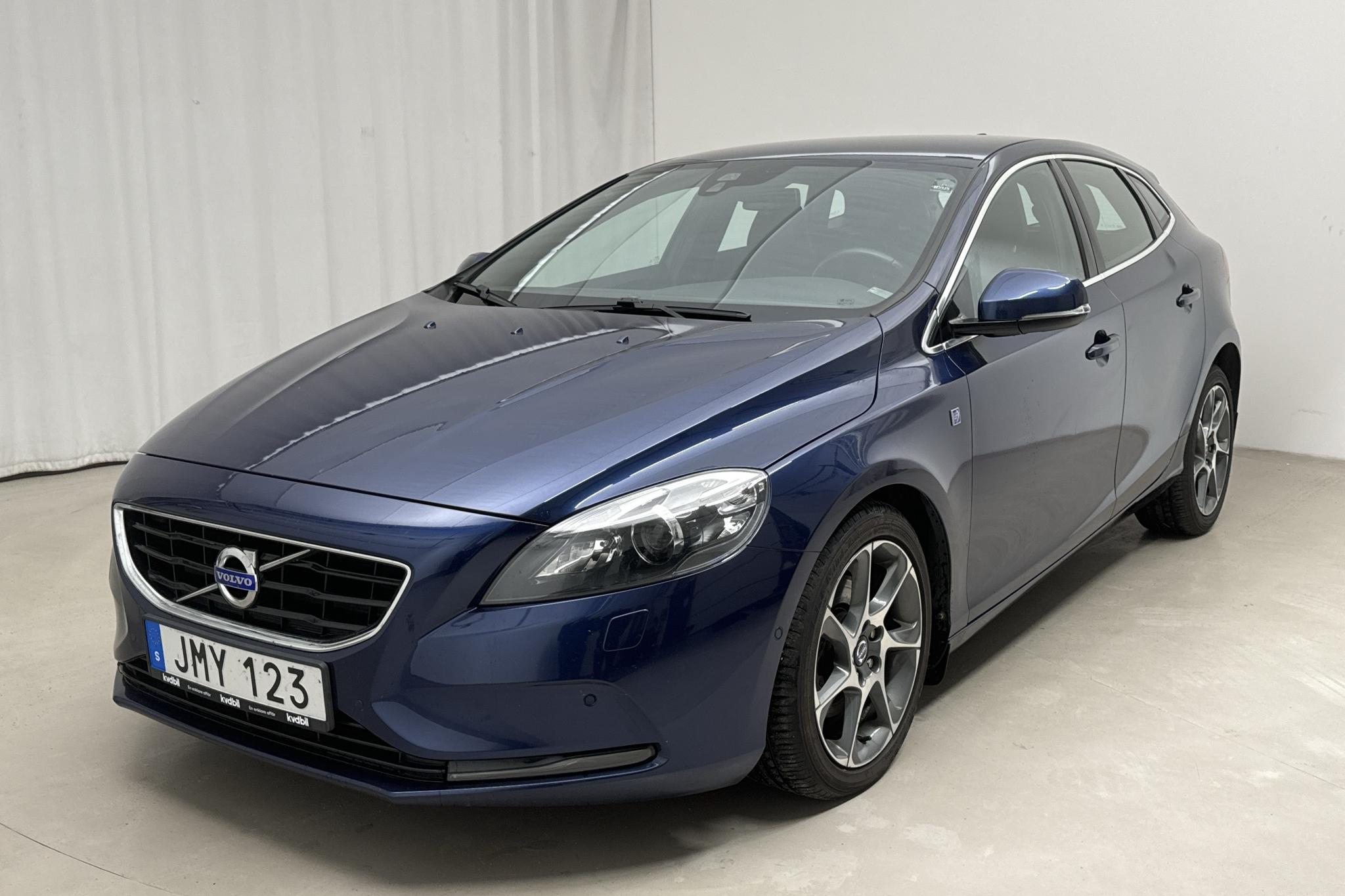 Volvo V40 D2 (115hk) - 89 990 km - Automatyczna - niebieski - 2015