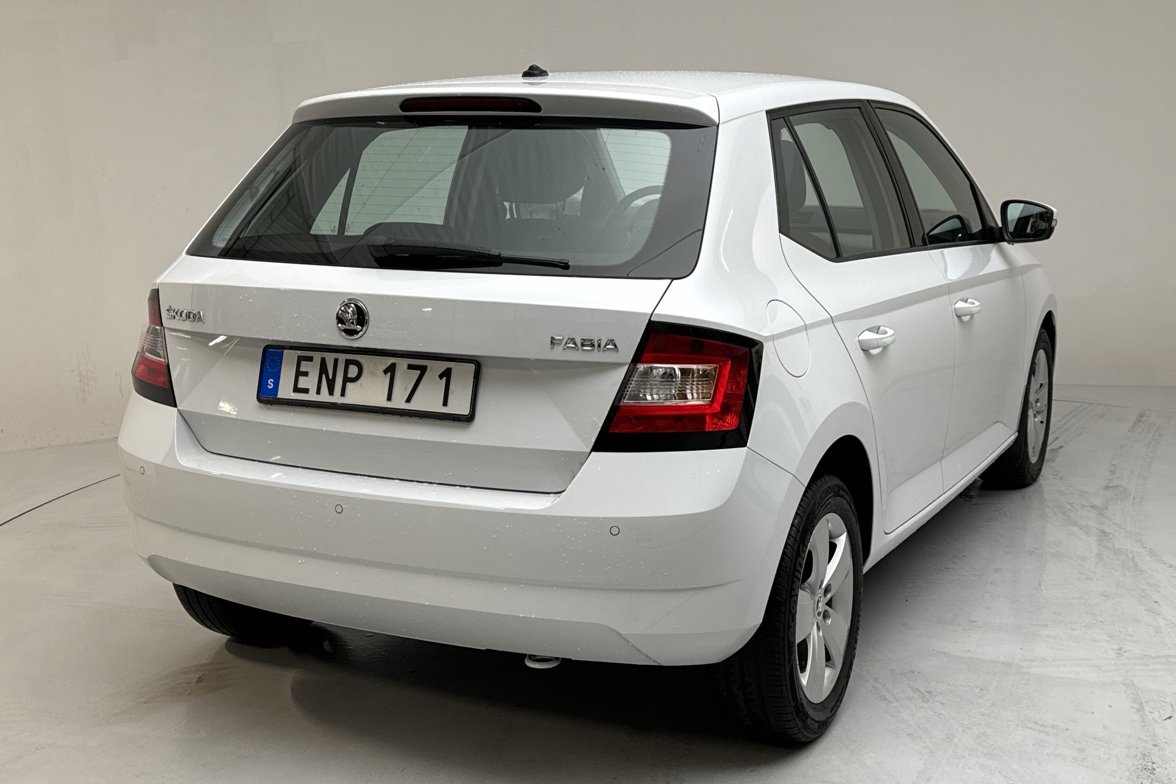 Skoda Fabia 1.2 TSI (90hk) - 111 770 km - Manuaalinen - valkoinen - 2015