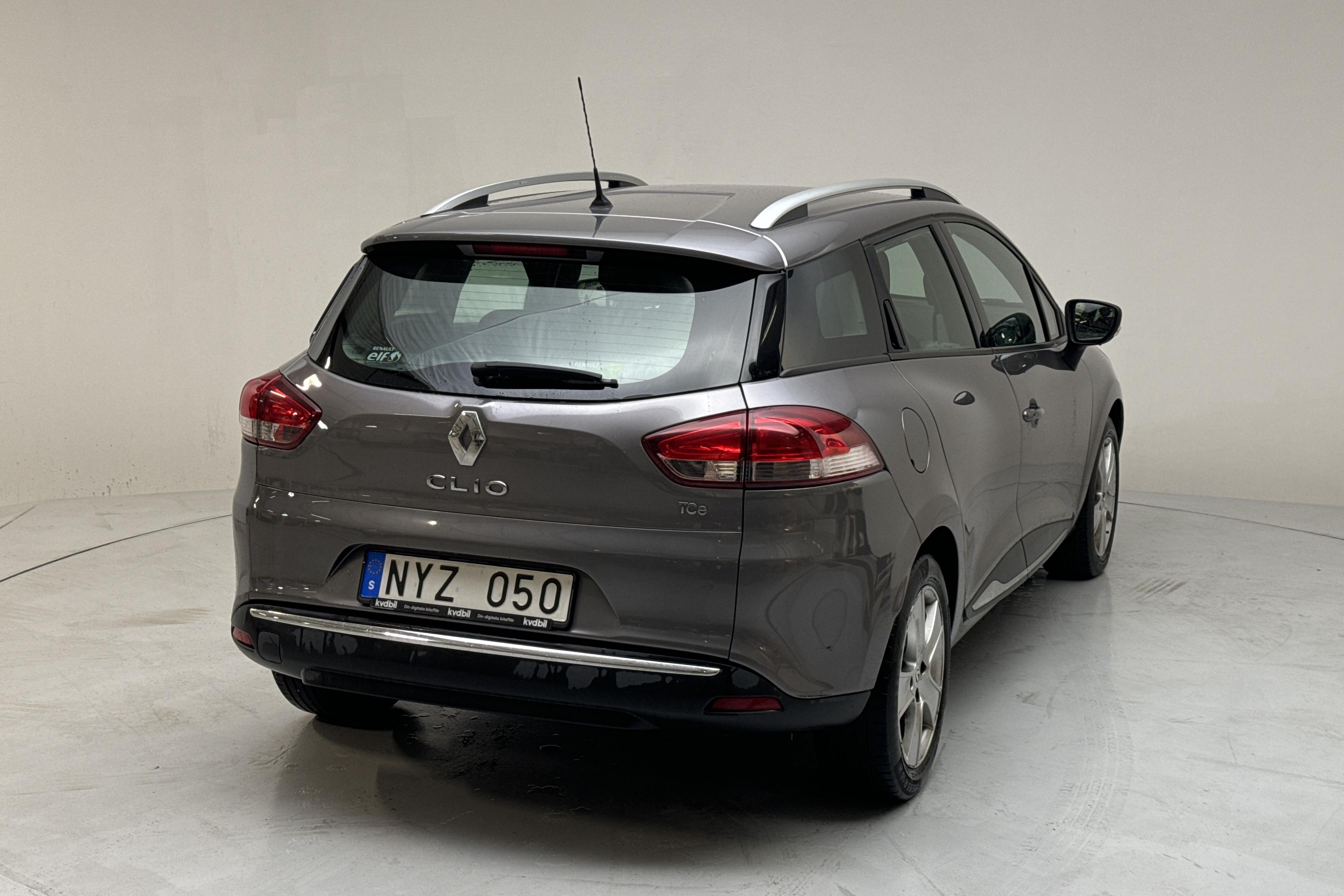 Renault Clio IV 0.9 TCe 90 Sports Tourer (90hk) - 118 540 km - Manualna - szary - 2014