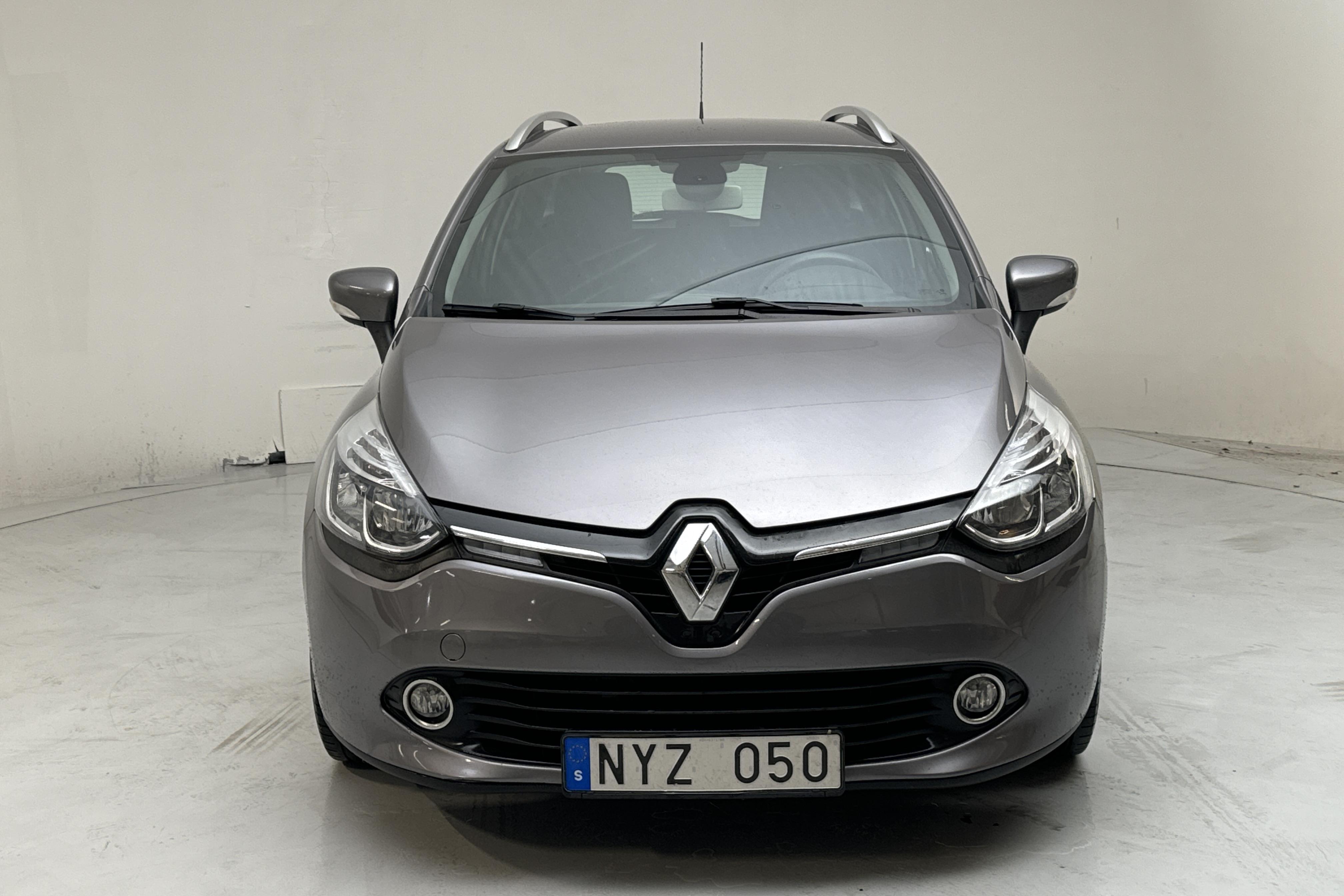 Renault Clio IV 0.9 TCe 90 Sports Tourer (90hk) - 118 540 km - Manualna - szary - 2014