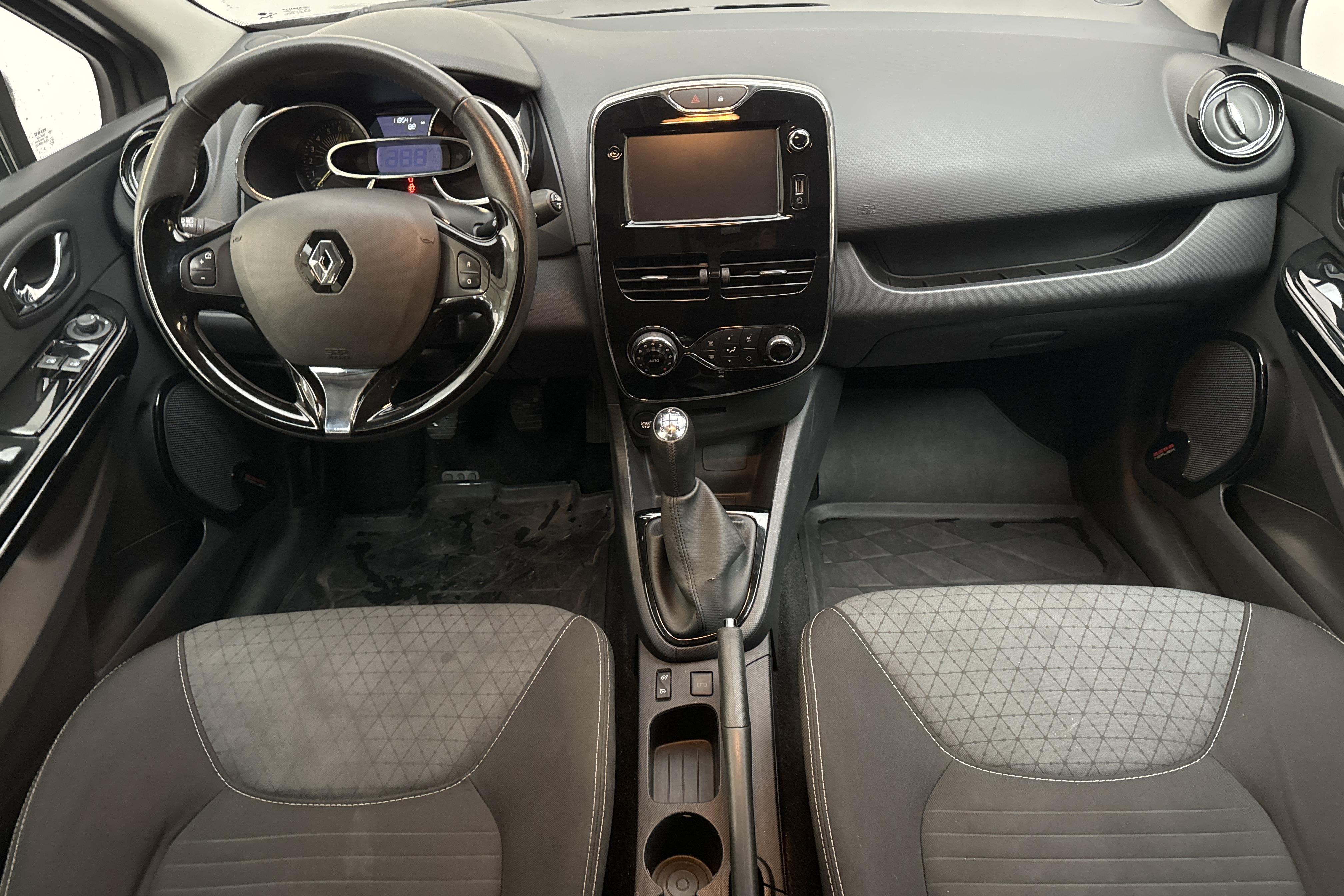 Renault Clio IV 0.9 TCe 90 Sports Tourer (90hk) - 118 540 km - Manualna - szary - 2014