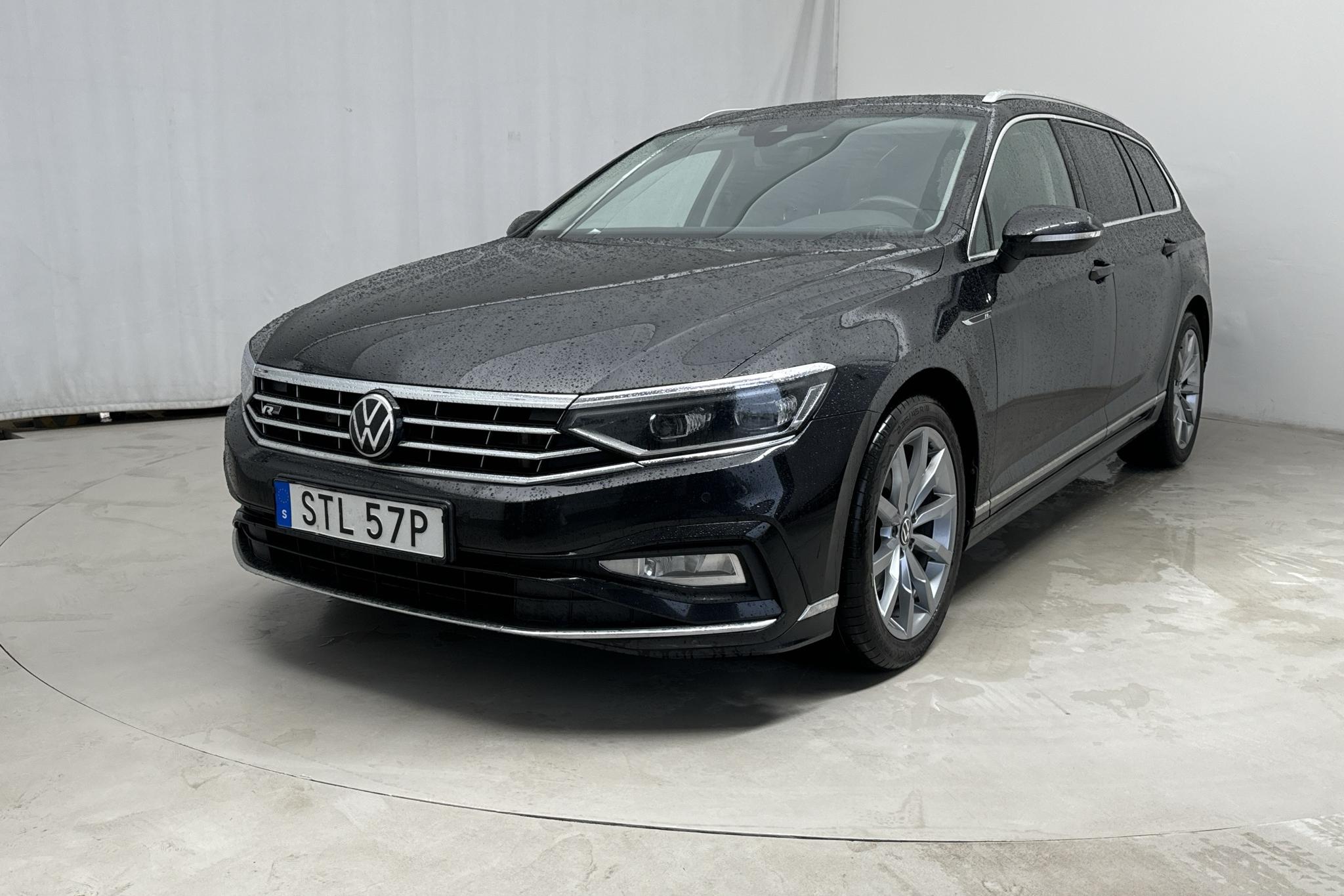 VW Passat 2.0 TDI Sportscombi 4Motion (200hk) - 10 564 mil - Automat - svart - 2021