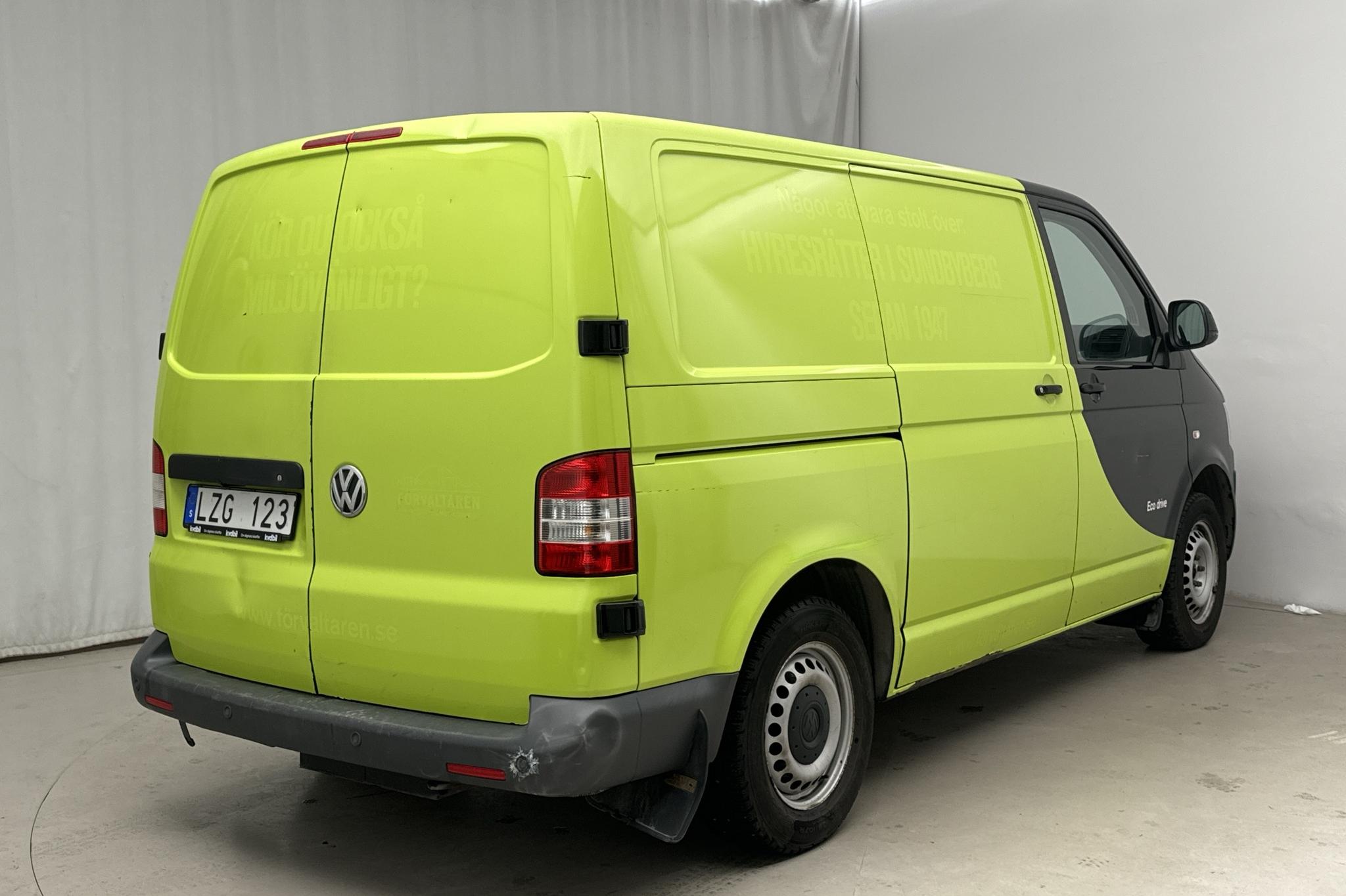 VW Transporter T5 2.0 Ecofuel (115hk) - 84 760 km - Manualna - czarny - 2012