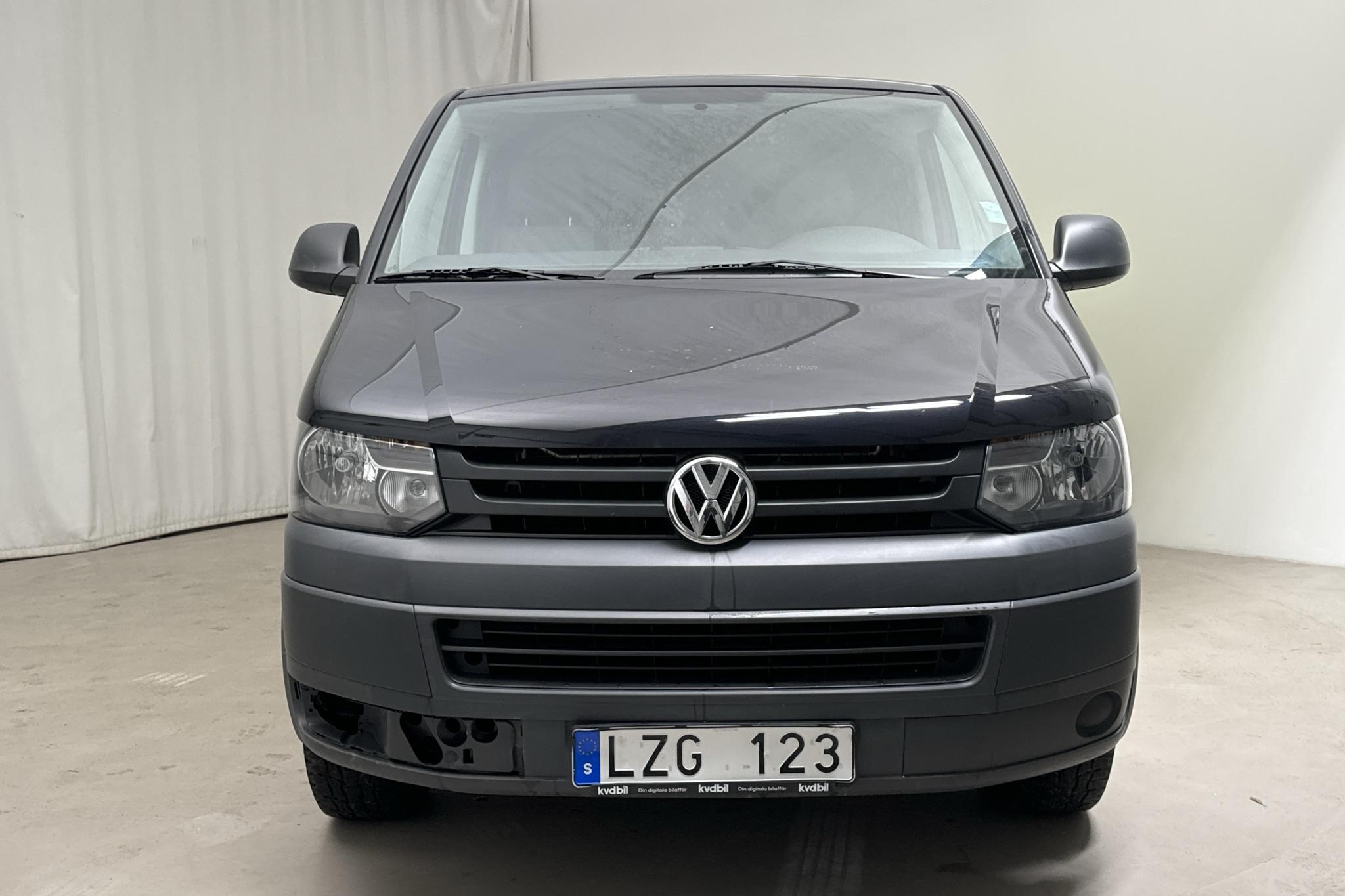 VW Transporter T5 2.0 Ecofuel (115hk) - 84 760 km - Manualna - czarny - 2012