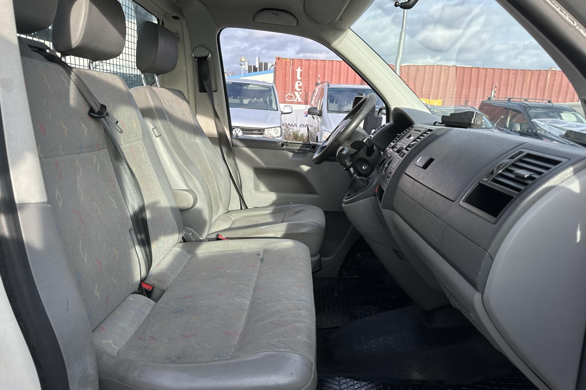 VW Transporter T5 1.9 TDI Pickup (102hk) - 97 420 km - Manuaalinen - valkoinen - 2009