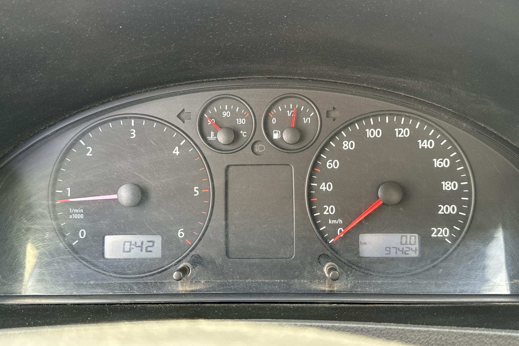 VW Transporter T5 1.9 TDI Pickup (102hk) - 97 420 km - Manualna - biały - 2009