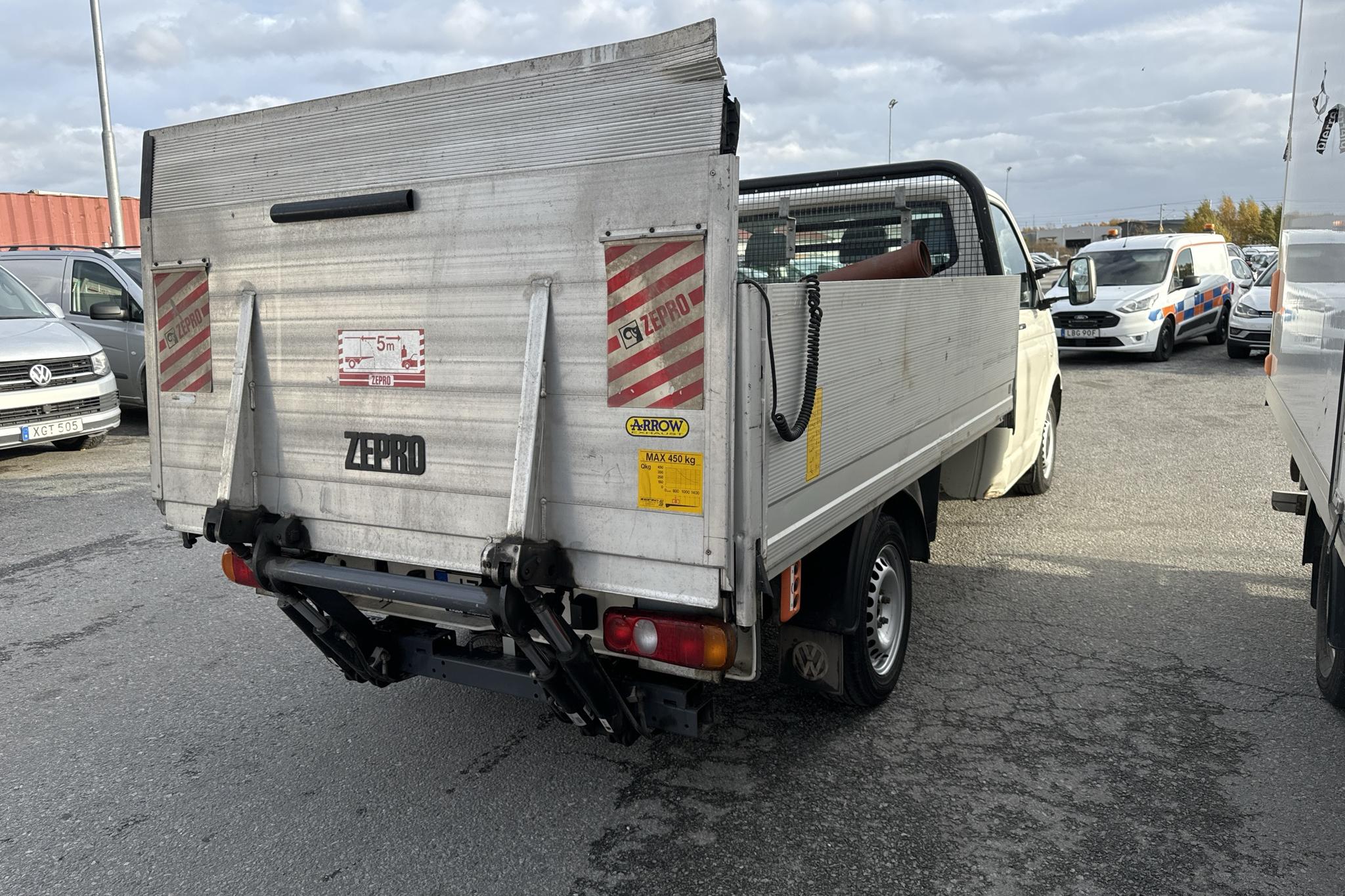 VW Transporter T5 1.9 TDI Pickup (102hk) - 97 420 km - Manual - white - 2009