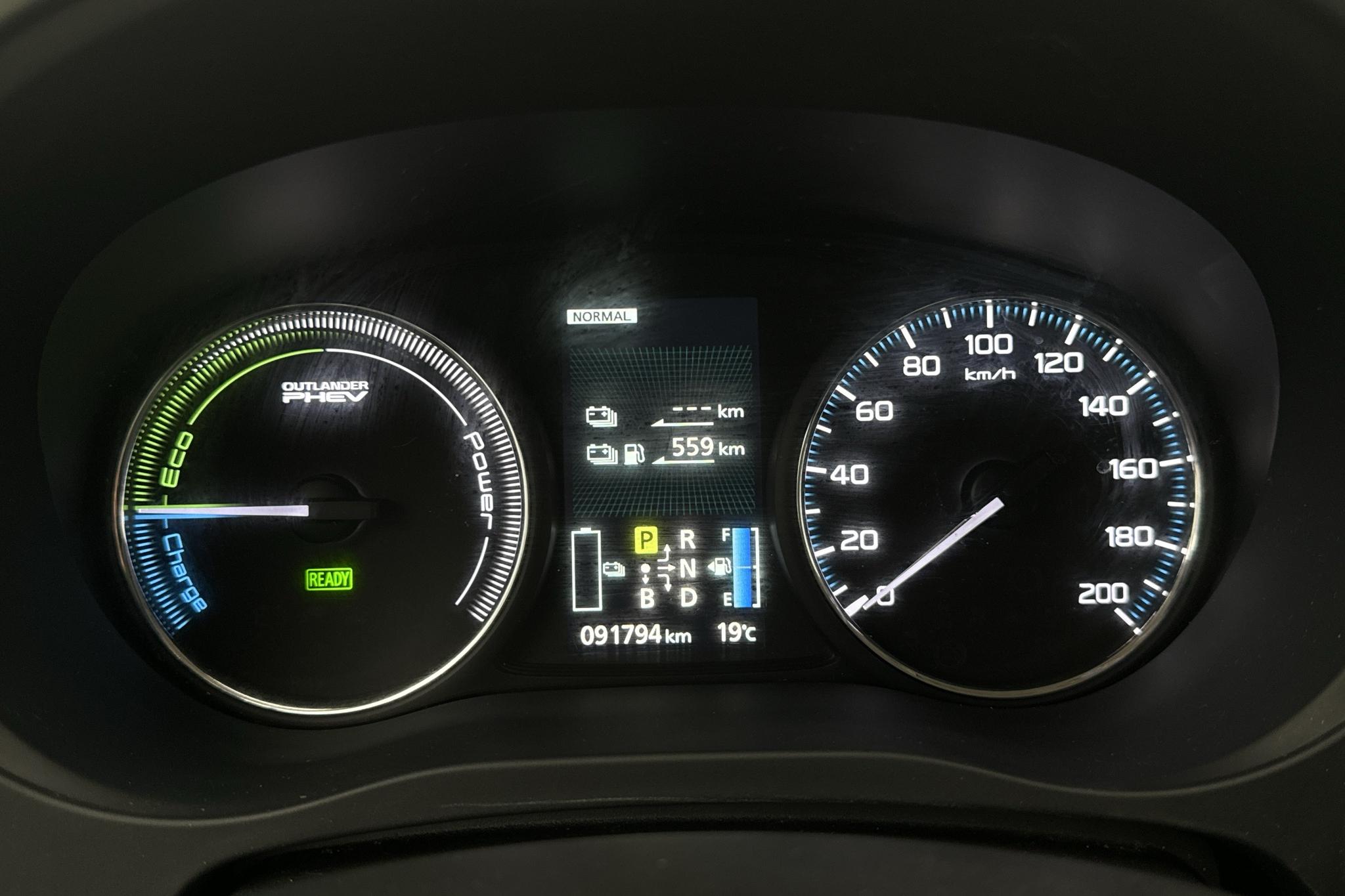 Mitsubishi Outlander 2.0 Plug-in Hybrid 4WD (121hk) - 91 790 km - Automaattinen - valkoinen - 2015