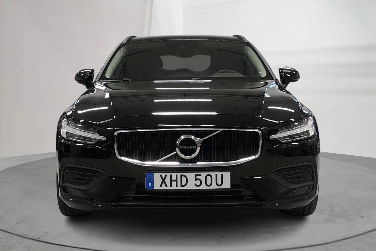 Volvo V60 B4 Mildhybrid, Diesel (197hk) - 7 441 mil - Automat - svart - 2022