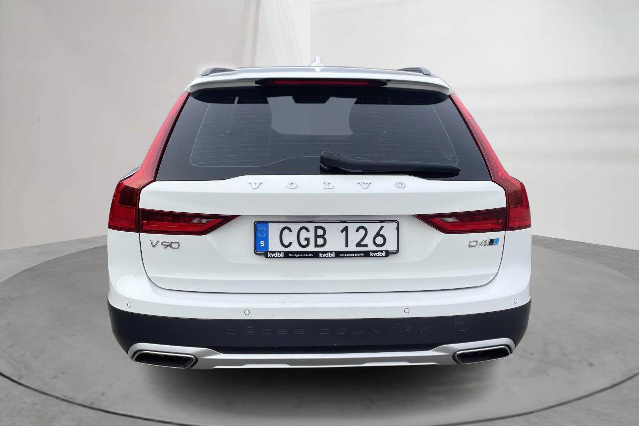 Volvo V90 D4 Cross Country AWD (190hk) - 203 850 km - Automatyczna - biały - 2018