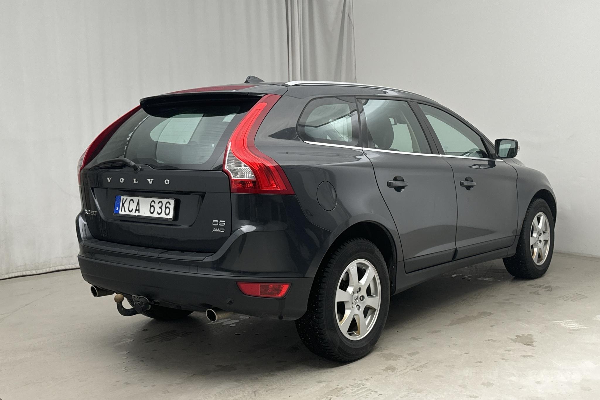 Volvo XC60 D5 AWD (205hk) - 262 160 km - Automaattinen - harmaa - 2011