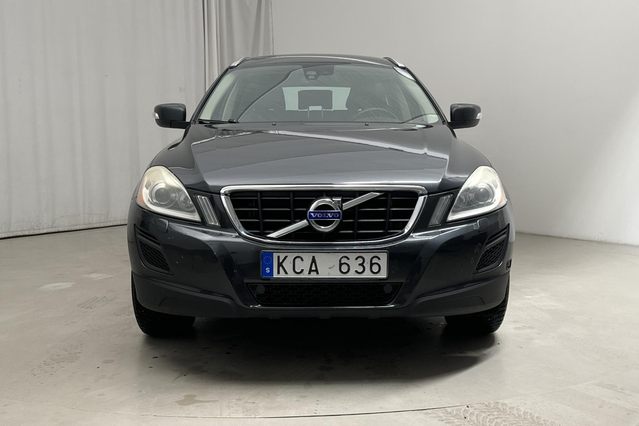 Volvo XC60 D5 AWD (205hk) - 262 160 km - Automaattinen - harmaa - 2011