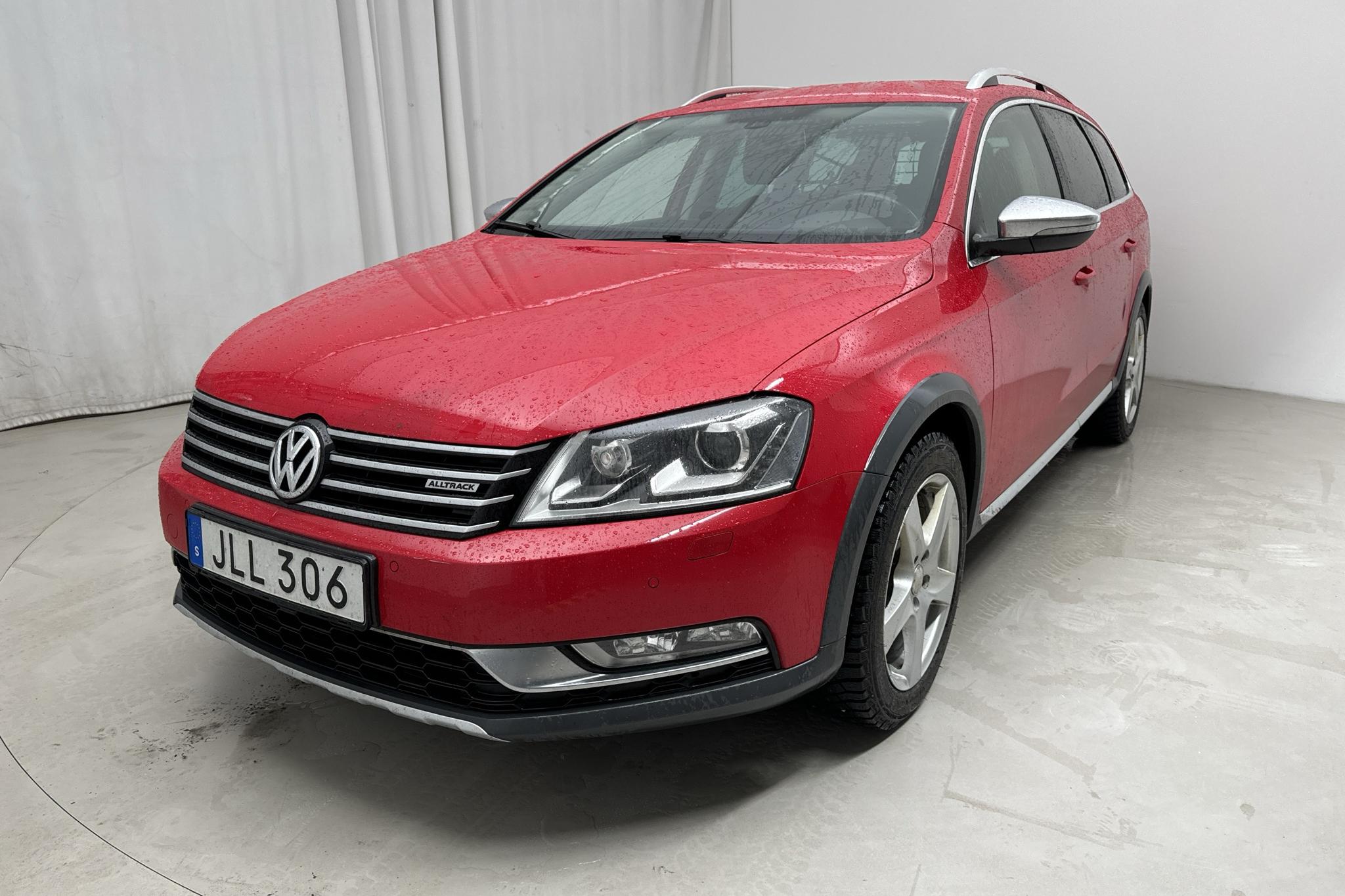 VW Passat Alltrack 2.0 TDI BlueMotion Technology 4Motion (177hk) - 18 872 mil - Automat - röd - 2014