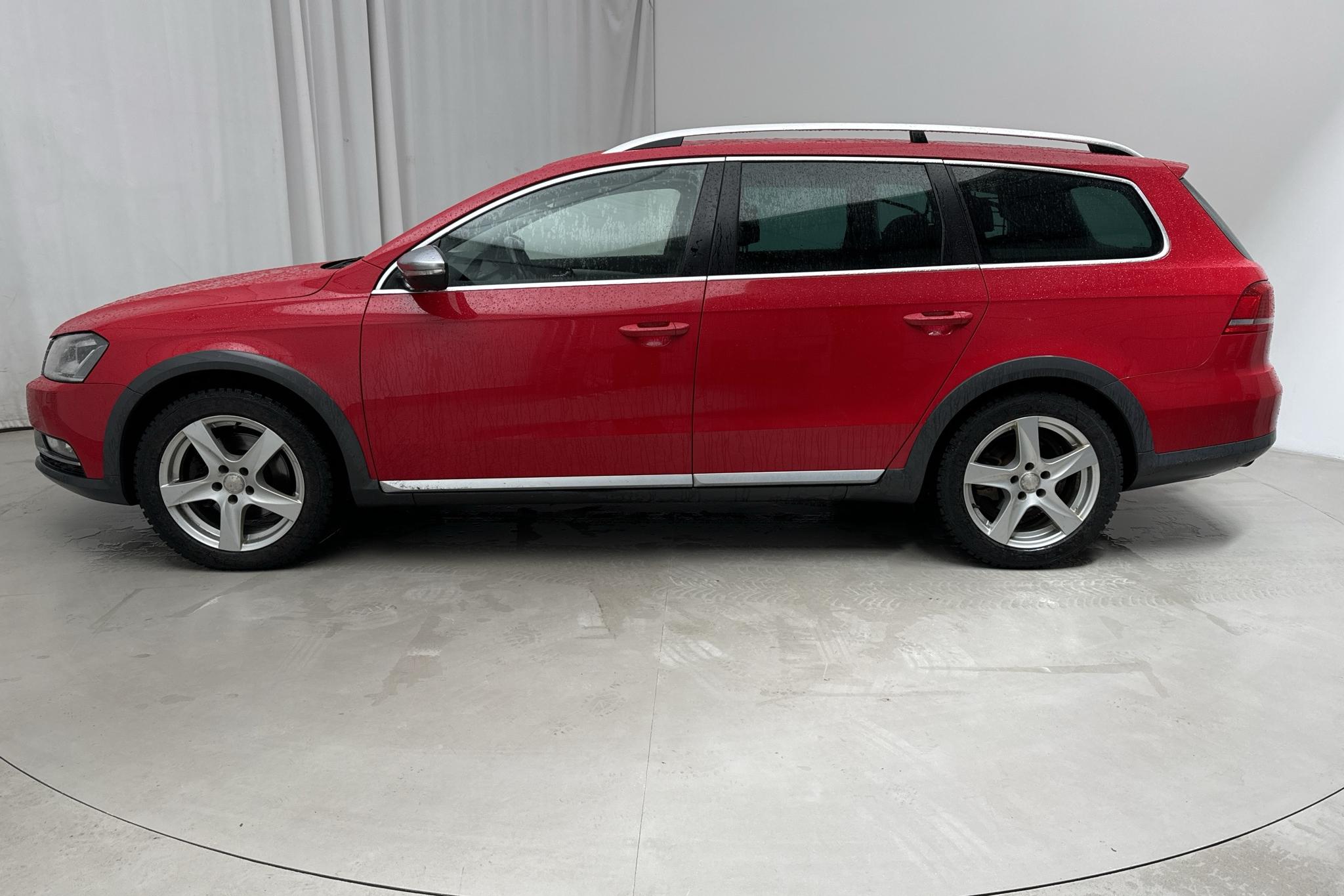 VW Passat Alltrack 2.0 TDI BlueMotion Technology 4Motion (177hk) - 188 720 km - Automatic - red - 2014