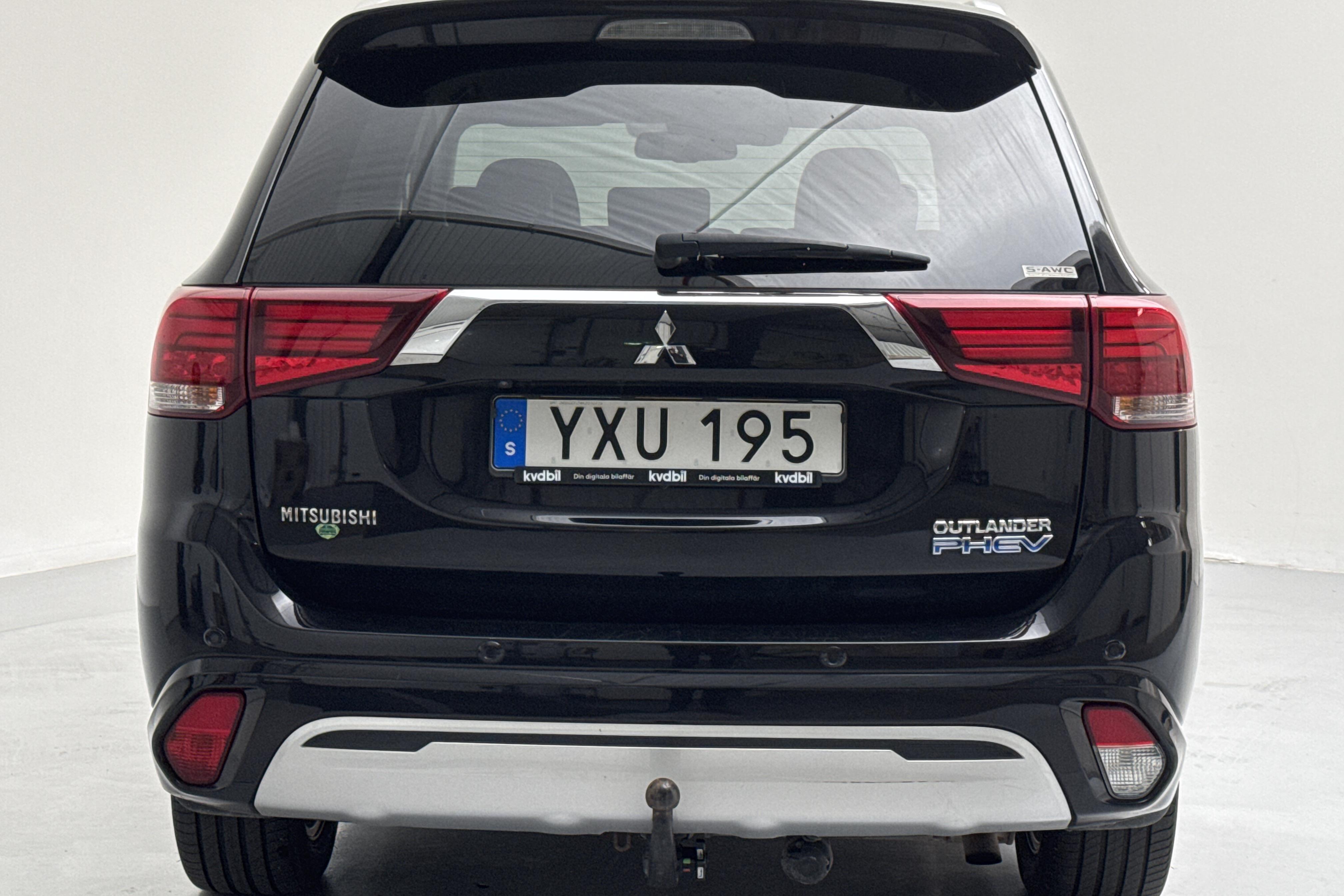 Mitsubishi Outlander 2.4 Plug-in Hybrid 4WD (136hk) - 109 480 km - Automaattinen - musta - 2019