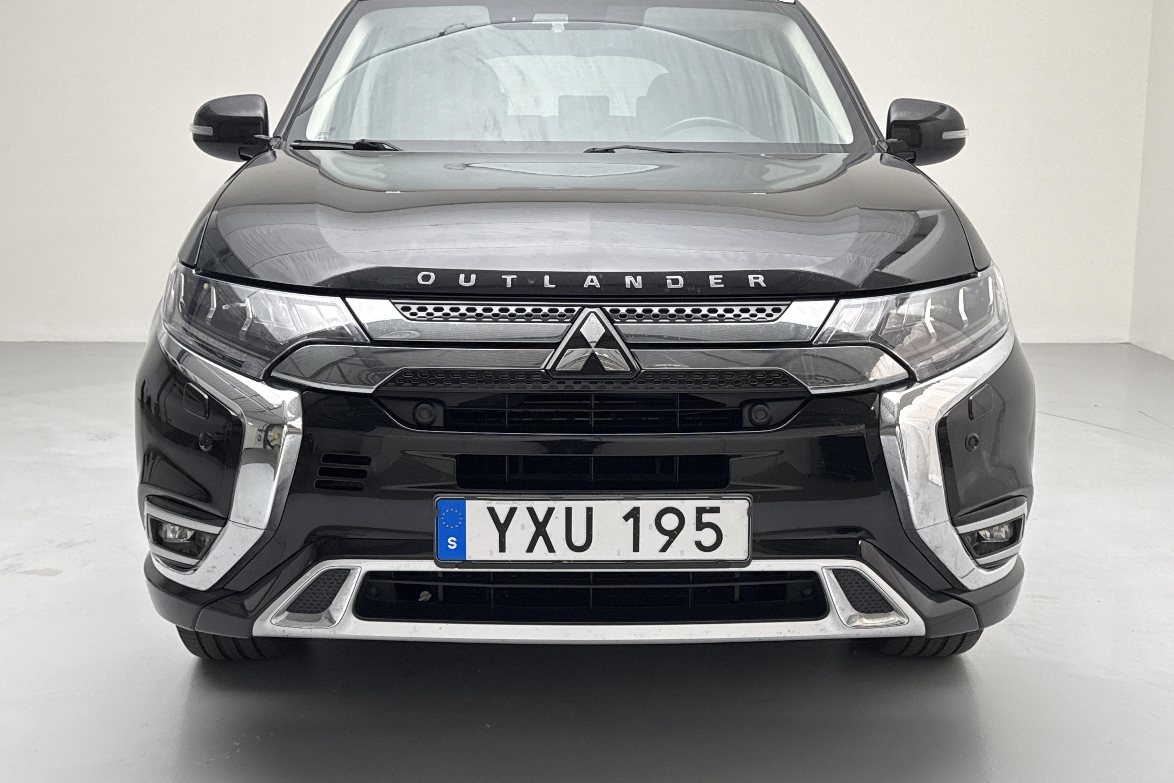 Mitsubishi Outlander 2.4 Plug-in Hybrid 4WD (136hk) - 109 480 km - Automaatne - must - 2019