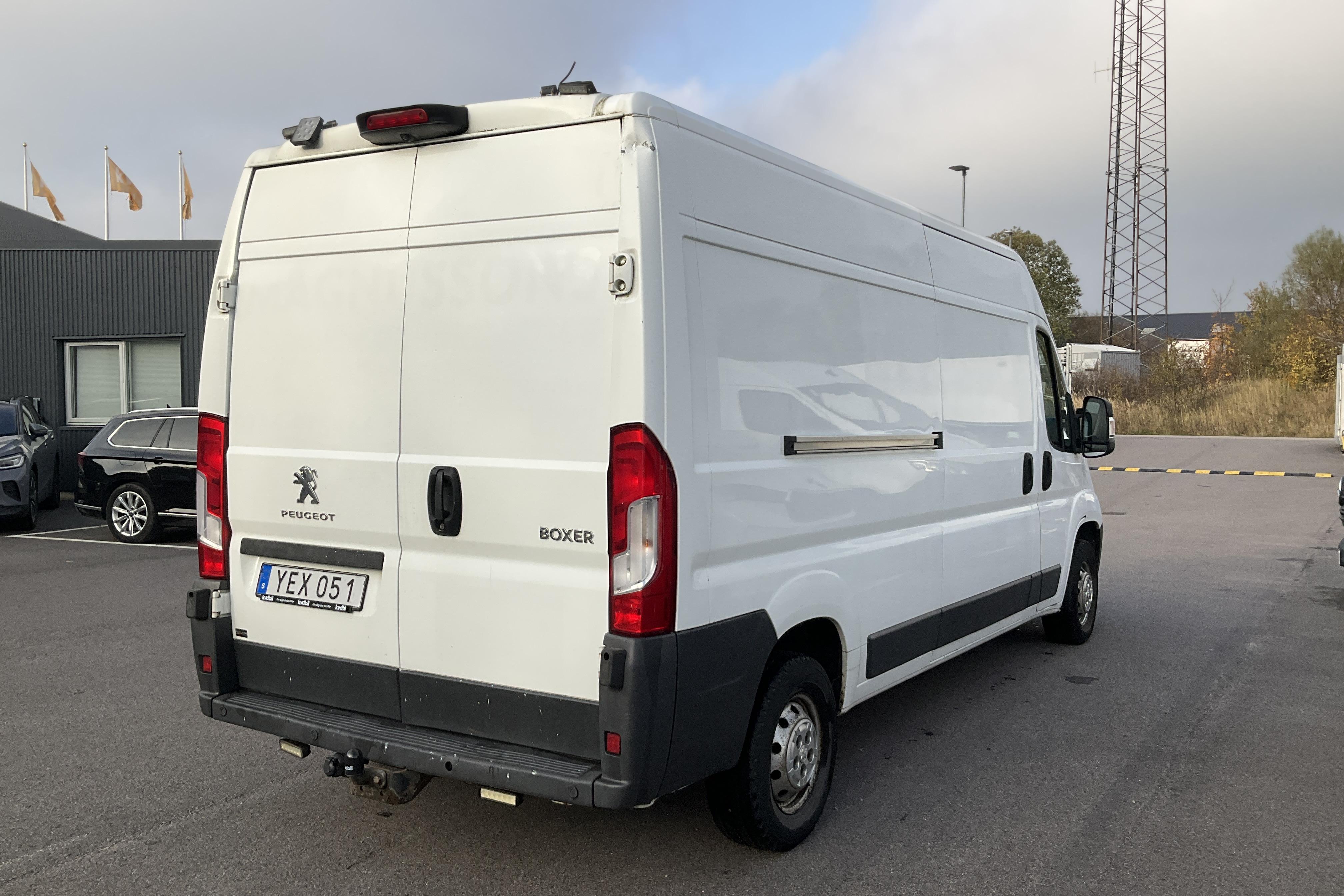 Peugeot Boxer 335 2.0 BlueHDi Skåp (163hk) - 181 320 km - Manualna - biały - 2016