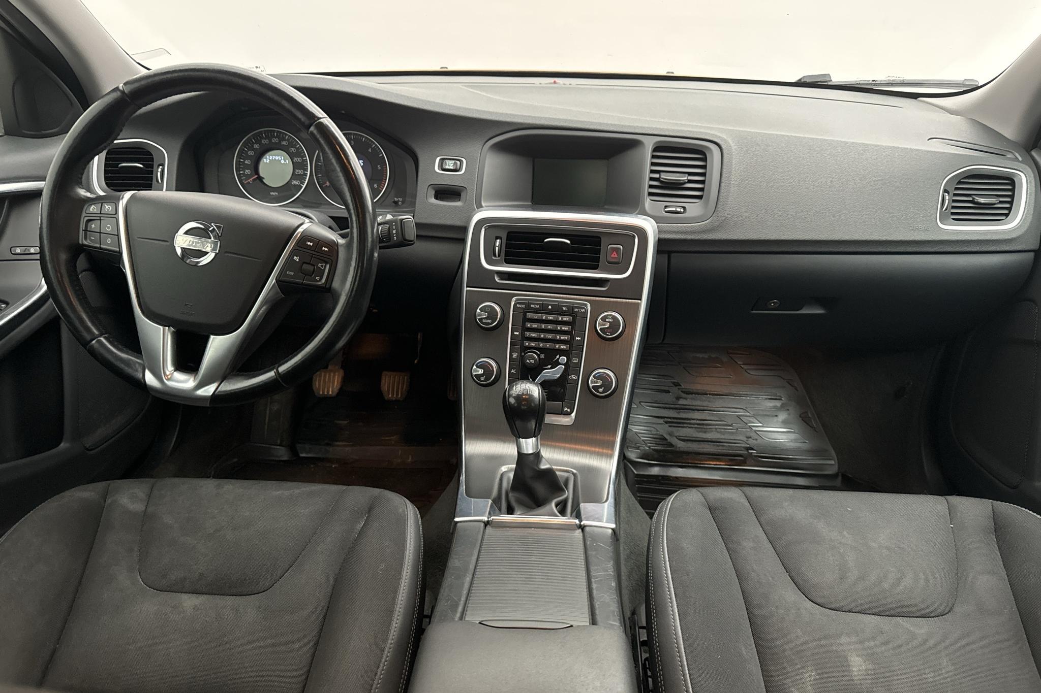 Volvo S60 D3 (163hk) - 127 050 km - Manualna - brązowy - 2012