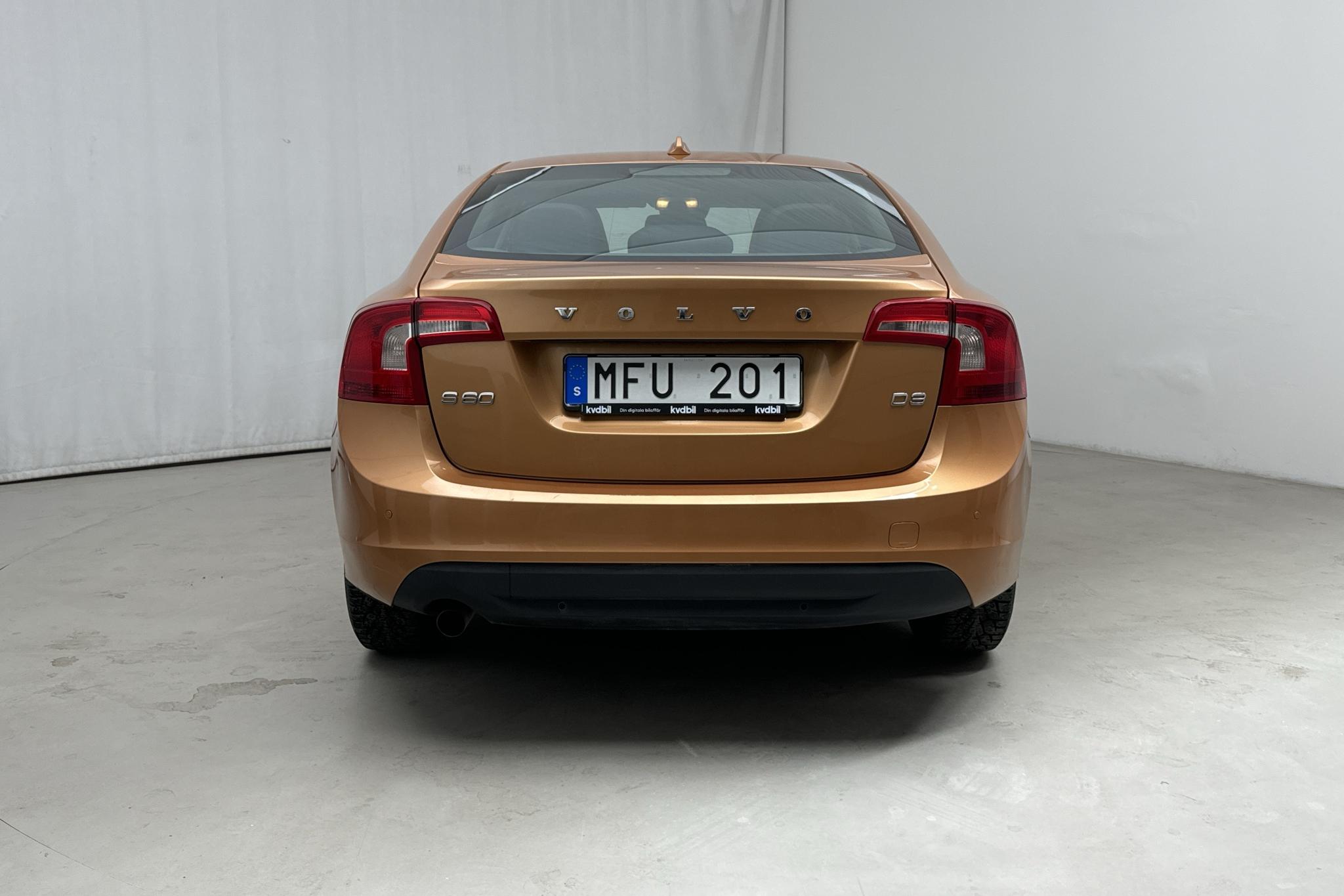 Volvo S60 D3 (163hk) - 127 050 km - Manualna - brązowy - 2012