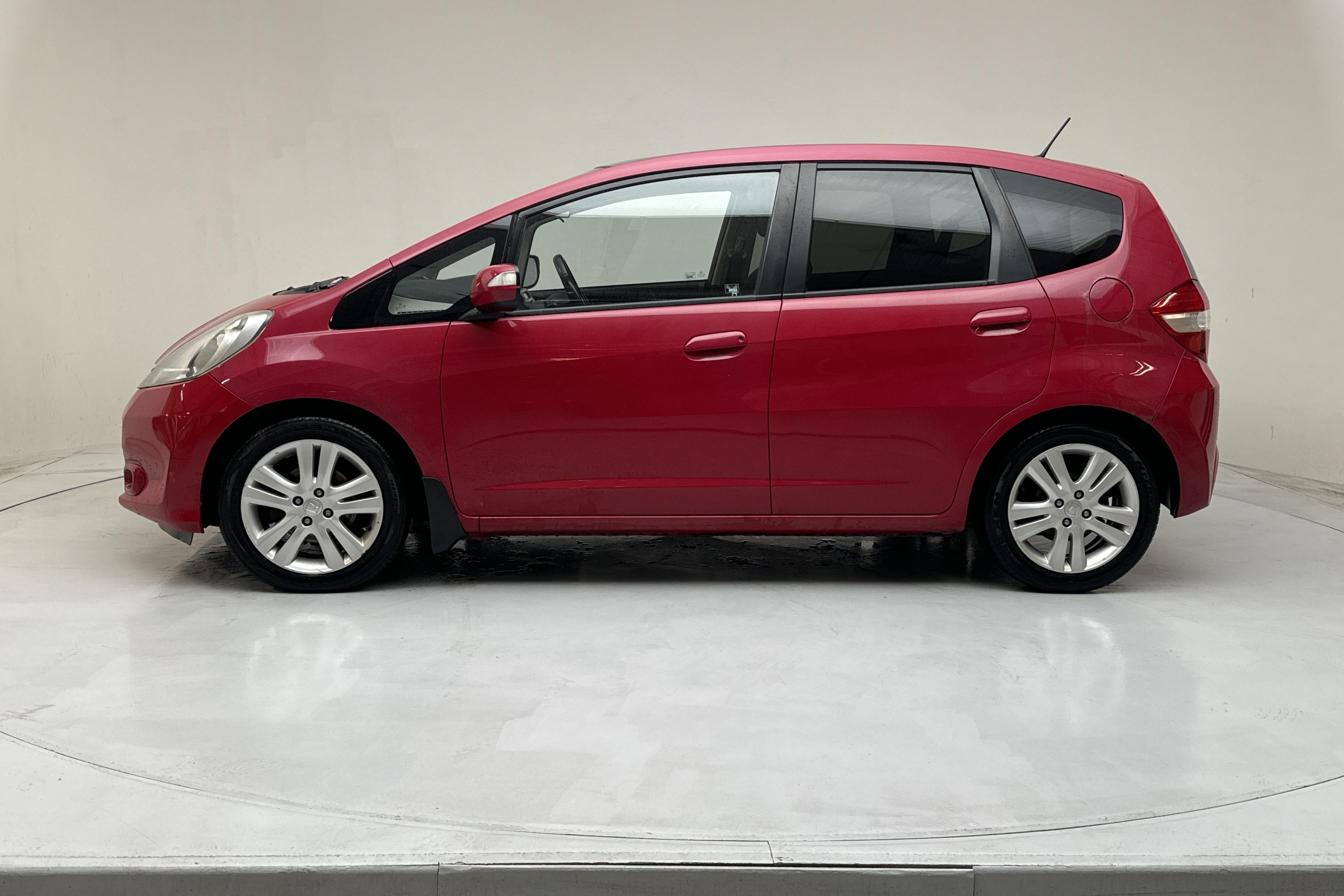 Honda Jazz 1.4 (100hk) - 226 130 km - Manuaalinen - punainen - 2012