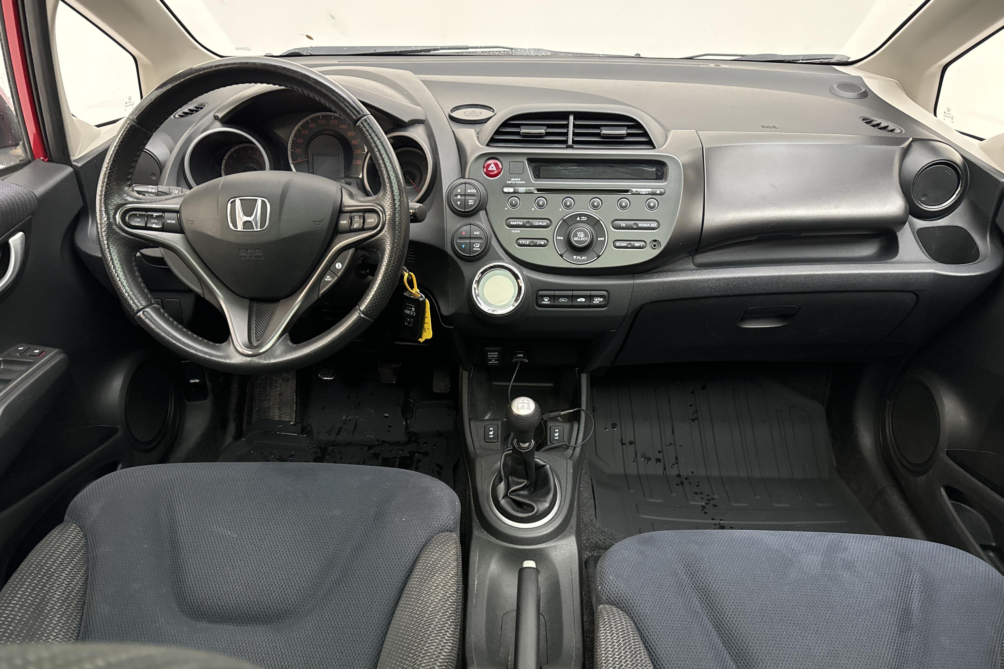 Honda Jazz 1.4 (100hk) - 226 130 km - Käsitsi - punane - 2012