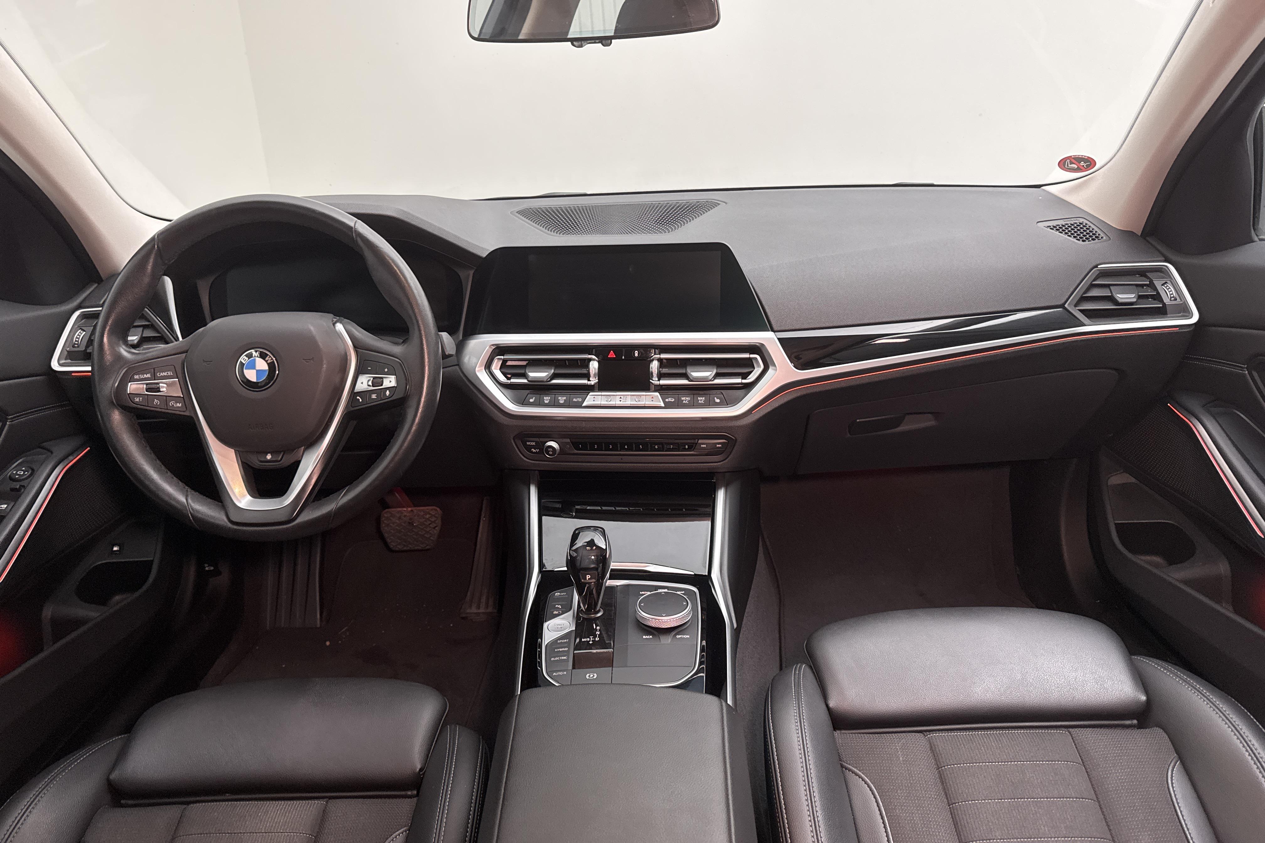 BMW 330e Sedan, G20 (292hk) - 78 880 km - Automaatne - must - 2020