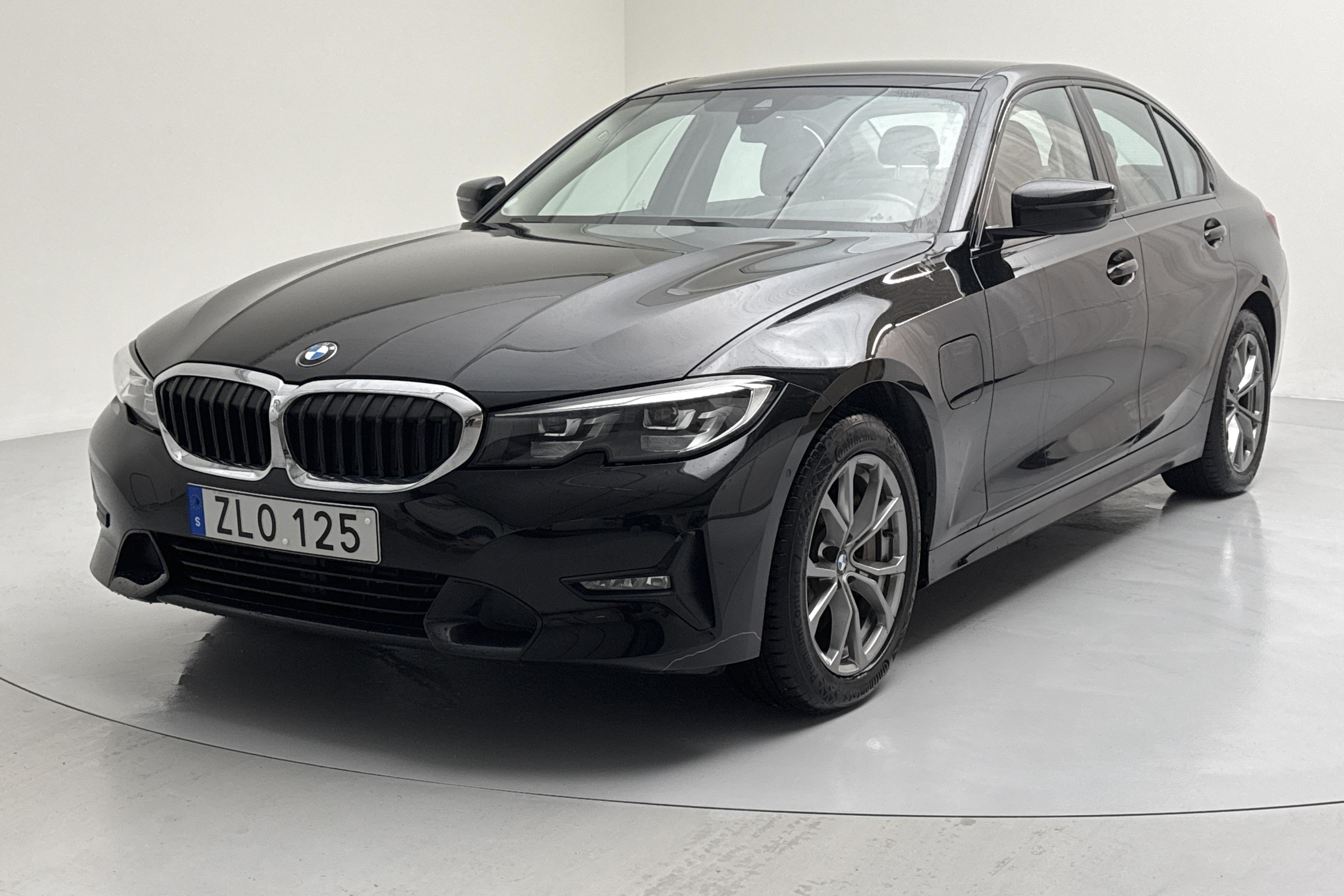 BMW 330e Sedan, G20 (292hk) - 78 880 km - Automaatne - must - 2020