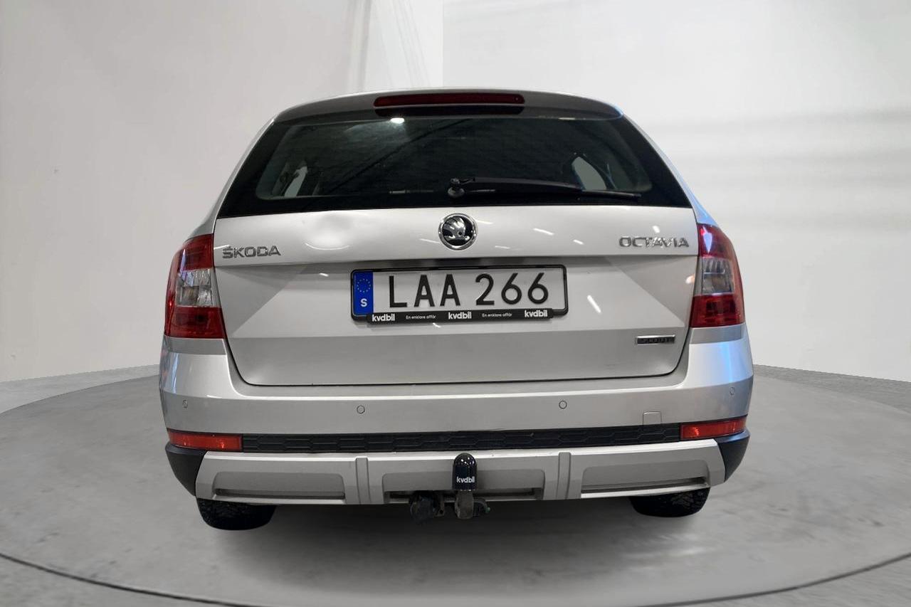 Skoda Octavia Scout II 2.0 TDI 4X4 (184hk) - 185 290 km - Automatyczna - srebro - 2016