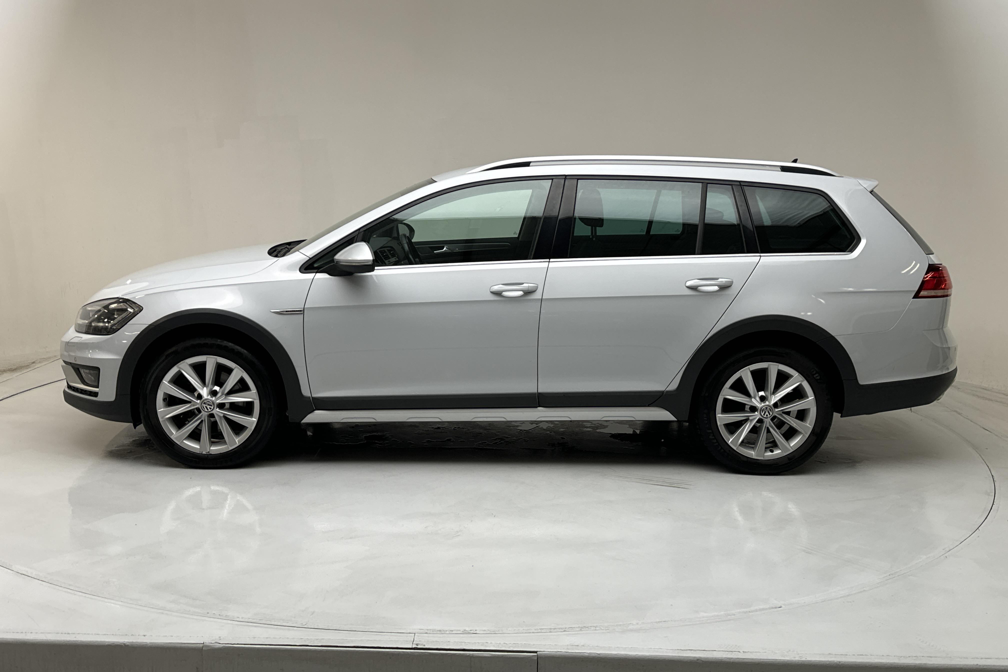 VW Golf Alltrack 1.8 TSI 4Motion (180hk) - 14 043 mil - Automat - silver - 2017