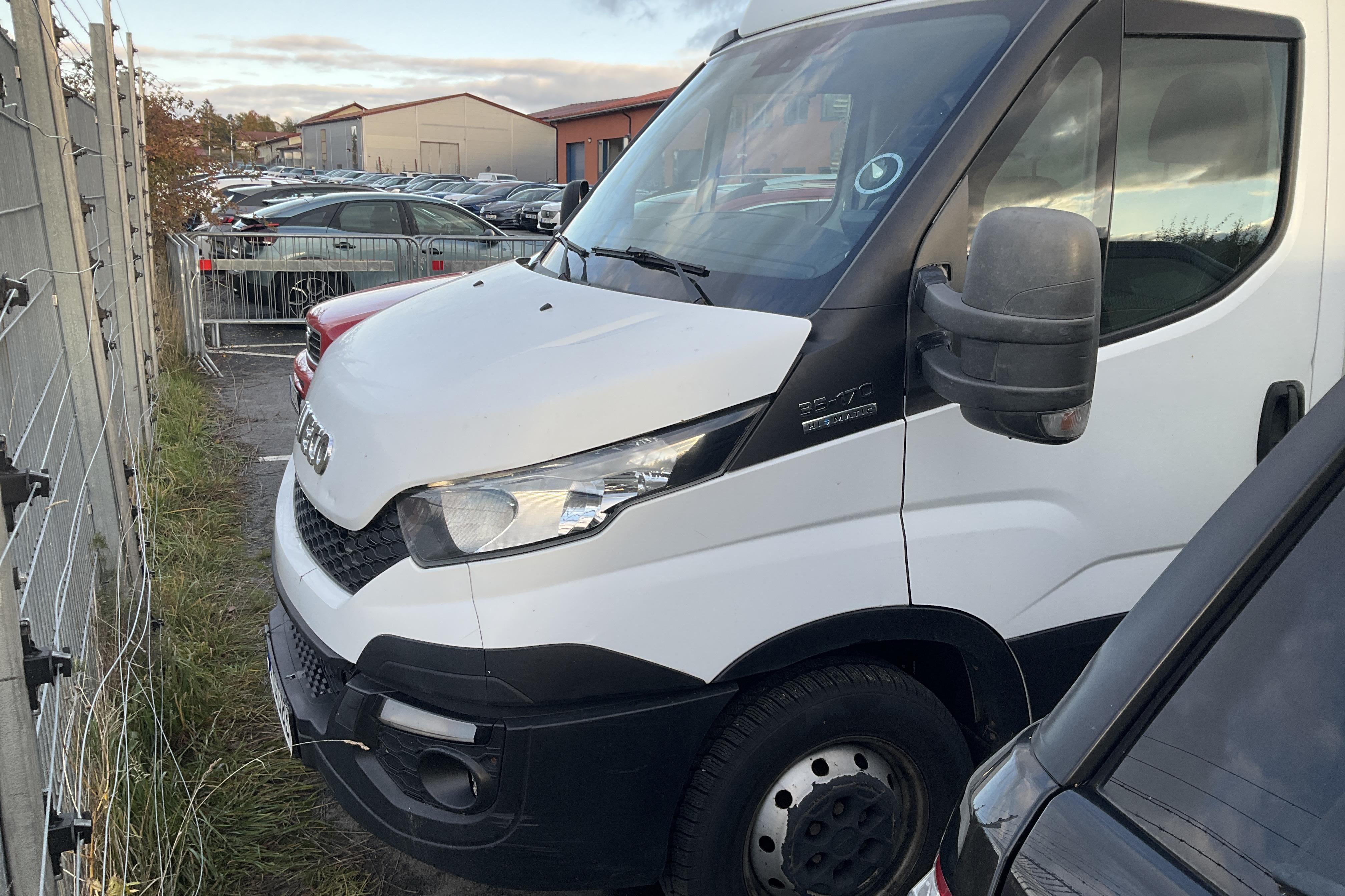 Iveco Daily 35 3.0 (170hk) - 224 390 km - Automatic - white - 2016