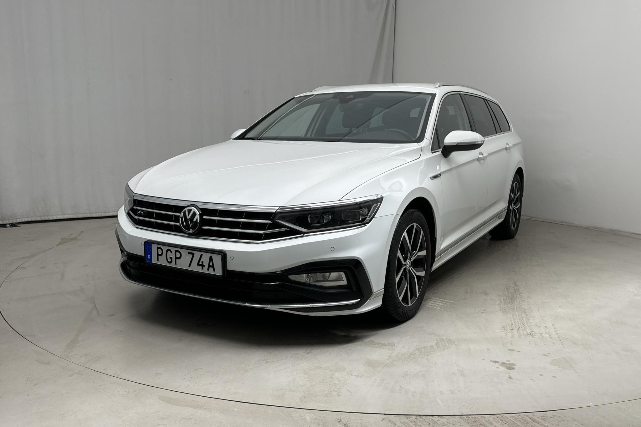 VW Passat 2.0 TDI Sportscombi 4MOTION (190hk) - 106 690 km - Automaatne - valge - 2020