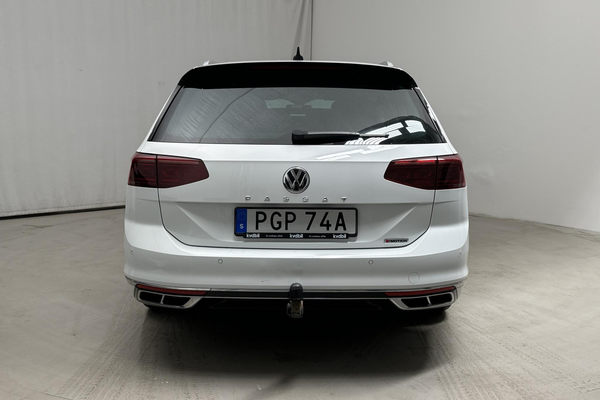 VW Passat 2.0 TDI Sportscombi 4MOTION (190hk) - 106 690 km - Automatic - white - 2020