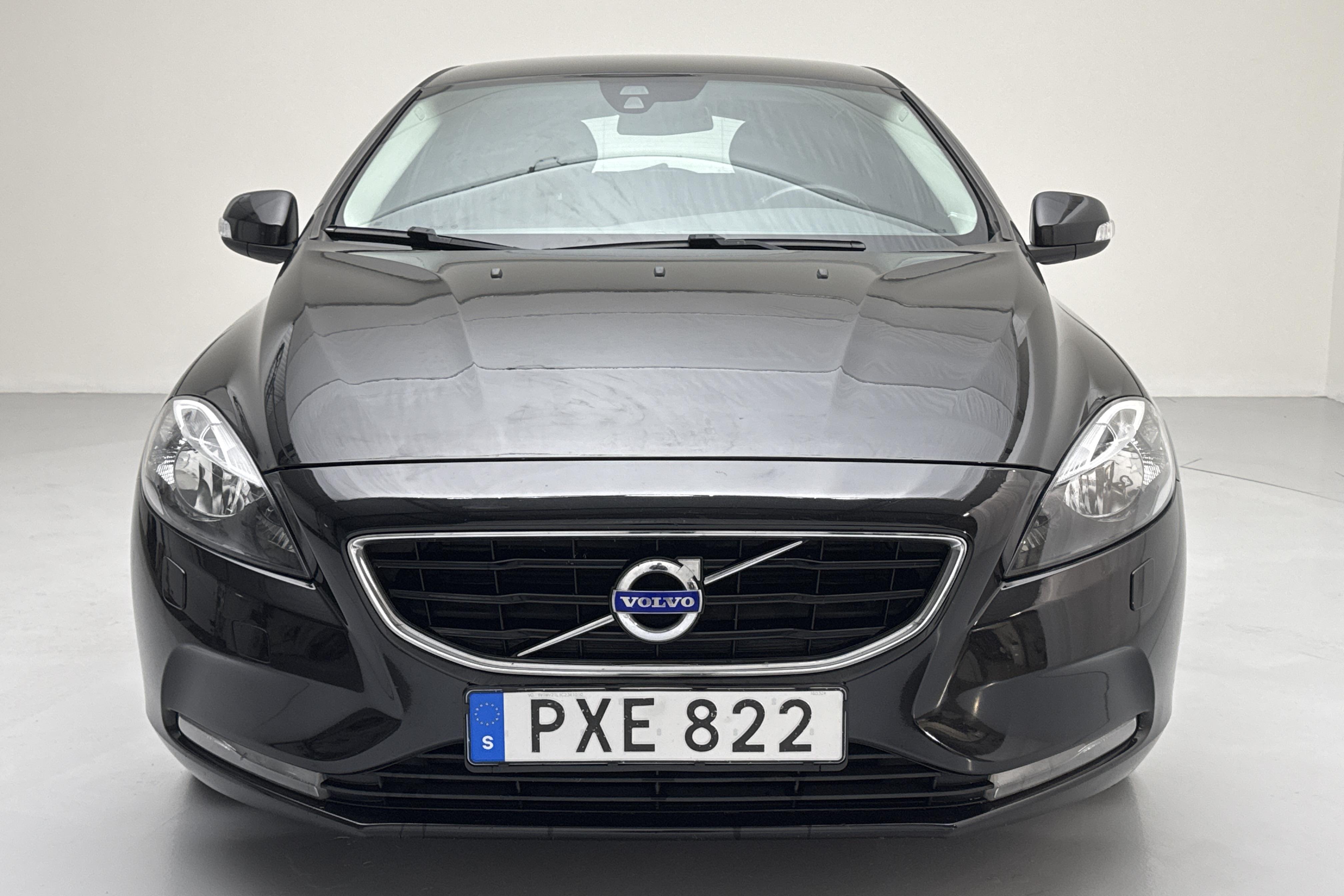 Volvo V40 T2 (122hk) - 134 070 km - Manualna - czarny - 2016