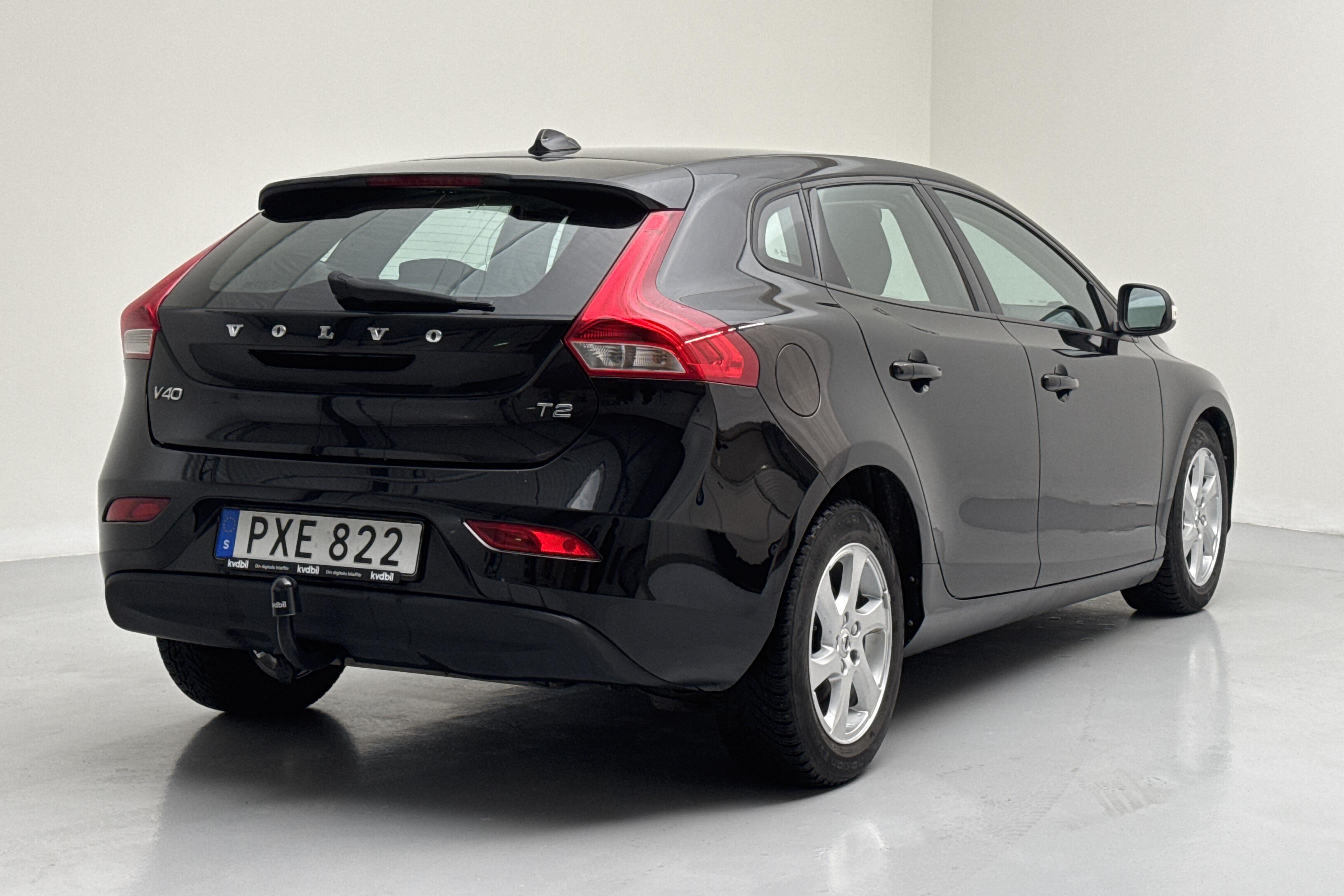 Volvo V40 T2 (122hk) - 134 070 km - Manualna - czarny - 2016