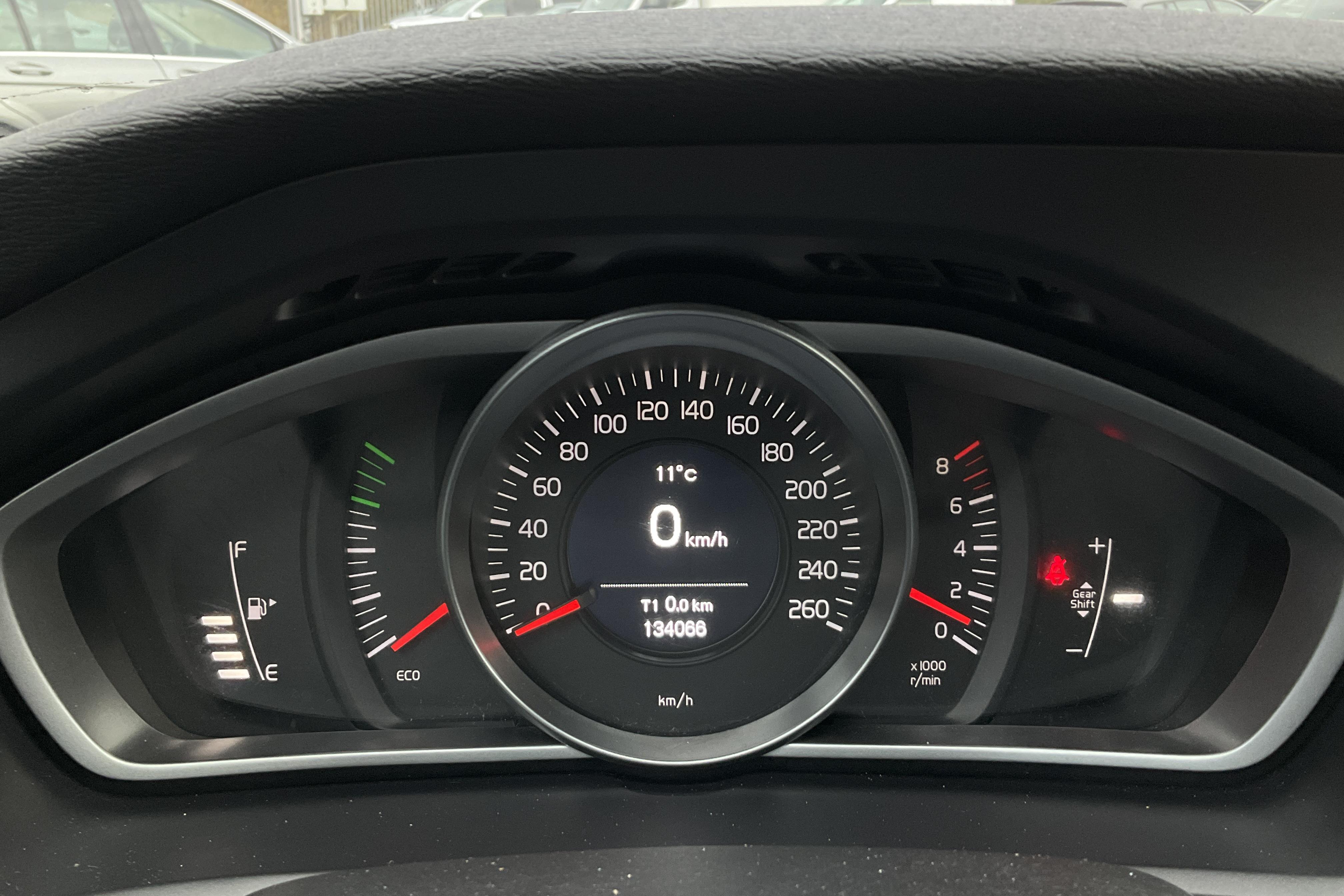 Volvo V40 T2 (122hk) - 134 070 km - Manualna - czarny - 2016