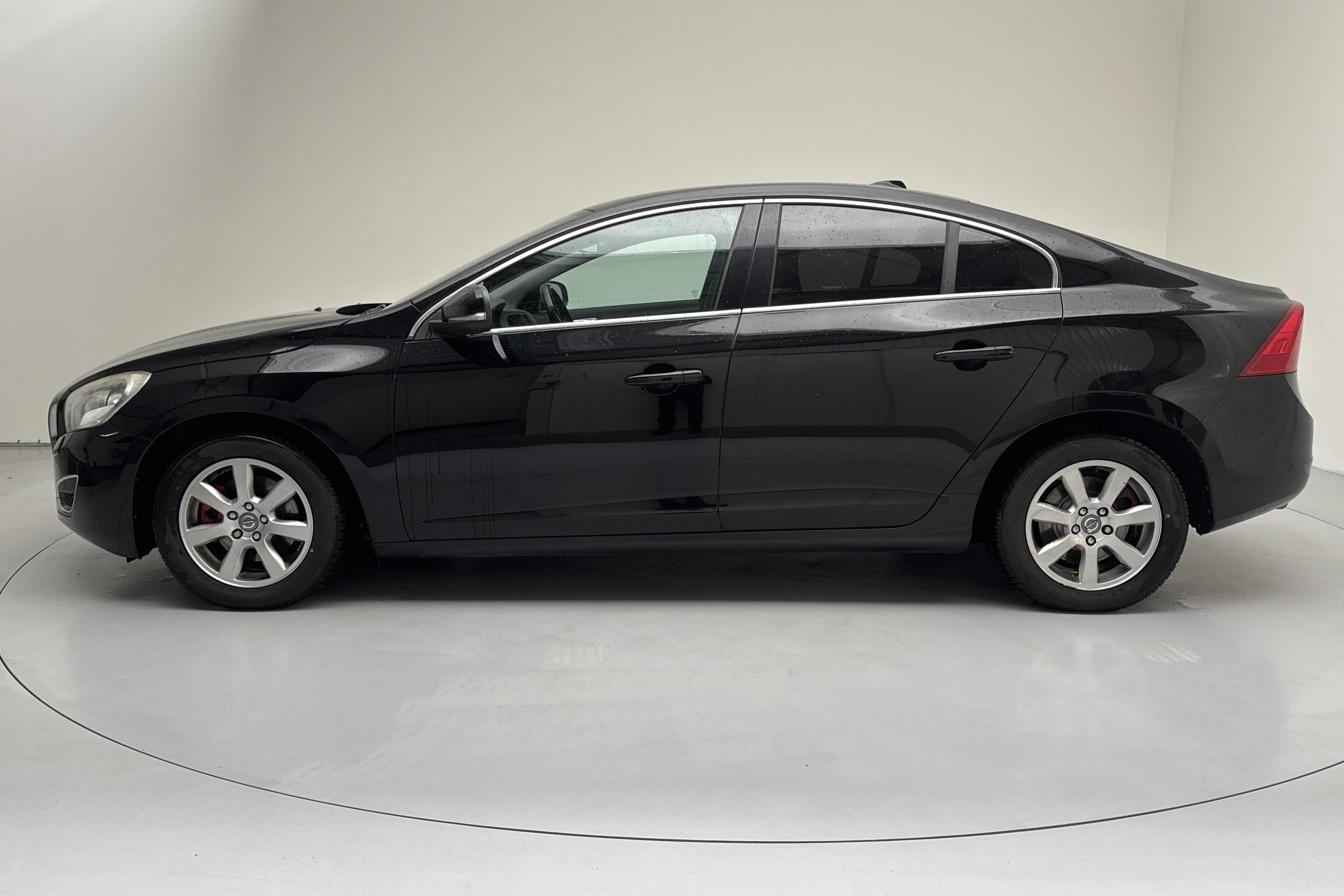 Volvo S60 D5 (215hk) - 276 910 km - Manual - black - 2012