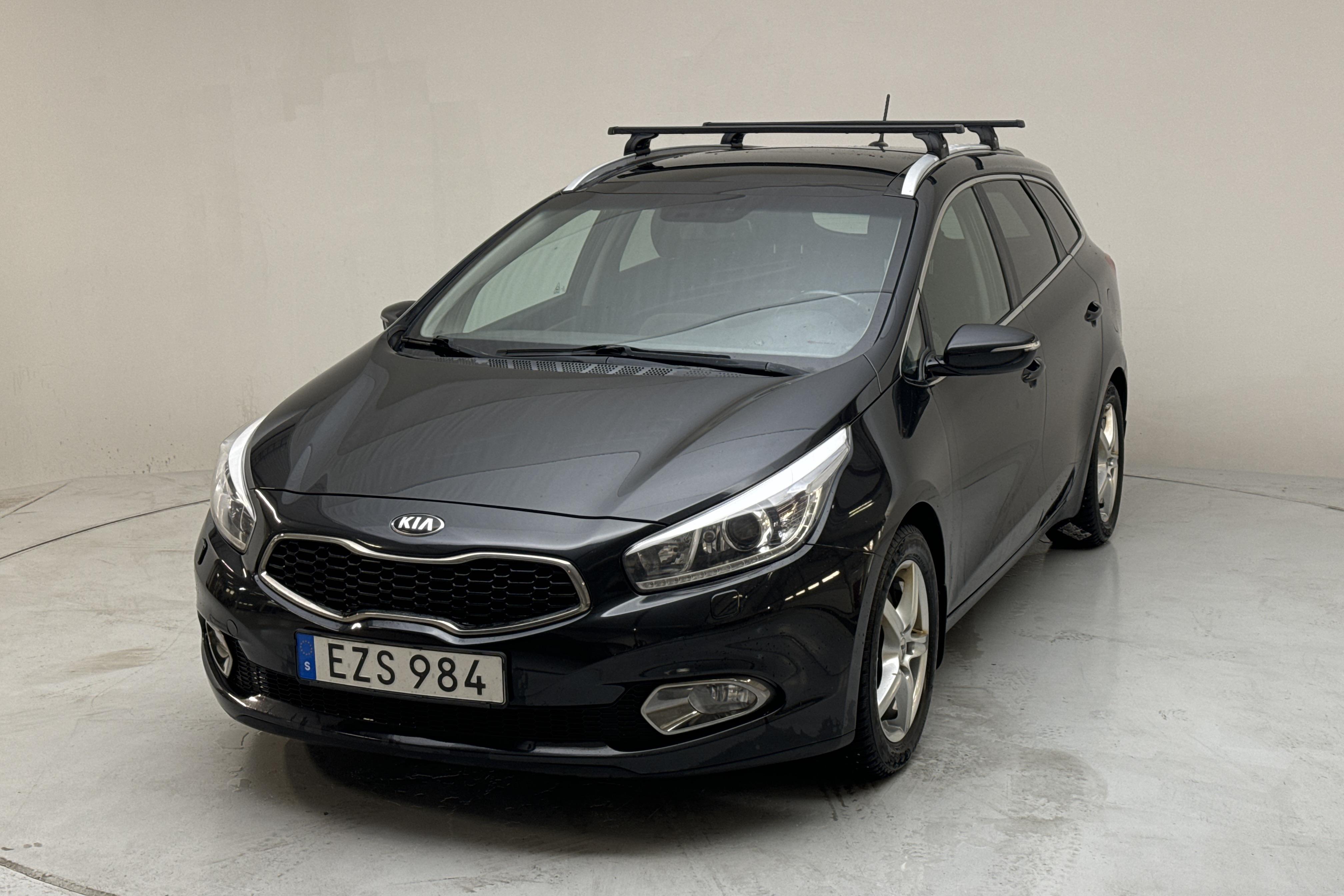 KIA Cee'd 1.6 CRDi SW (128hk) - 186 520 km - Manualna - czarny - 2015