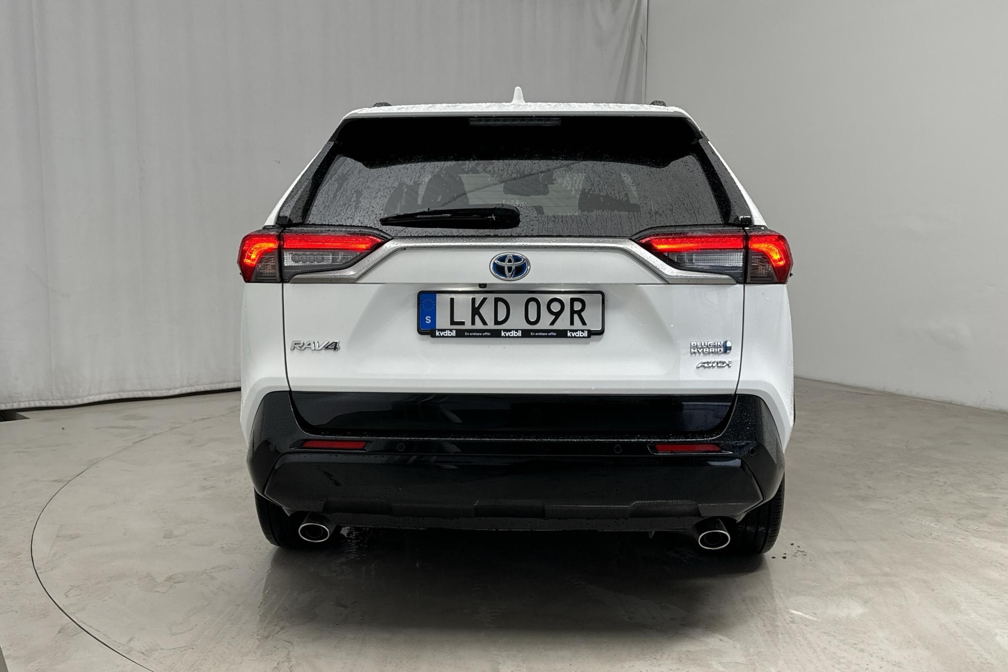 Toyota RAV4 2.5 Plug-in Hybrid AWD (306hk) - 75 430 km - Automatic - white - 2021