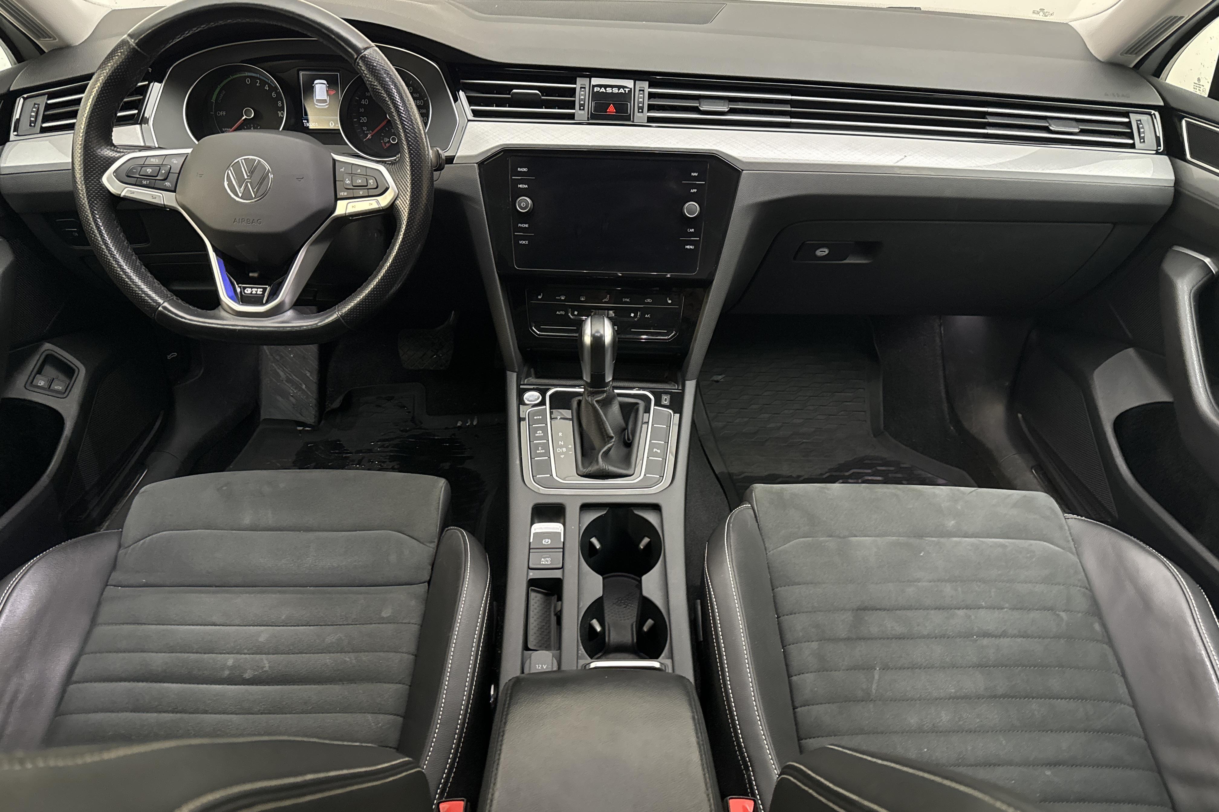 VW Passat 1.4 GTE Sportscombi (218hk) - 130 190 km - Automatyczna - biały - 2021