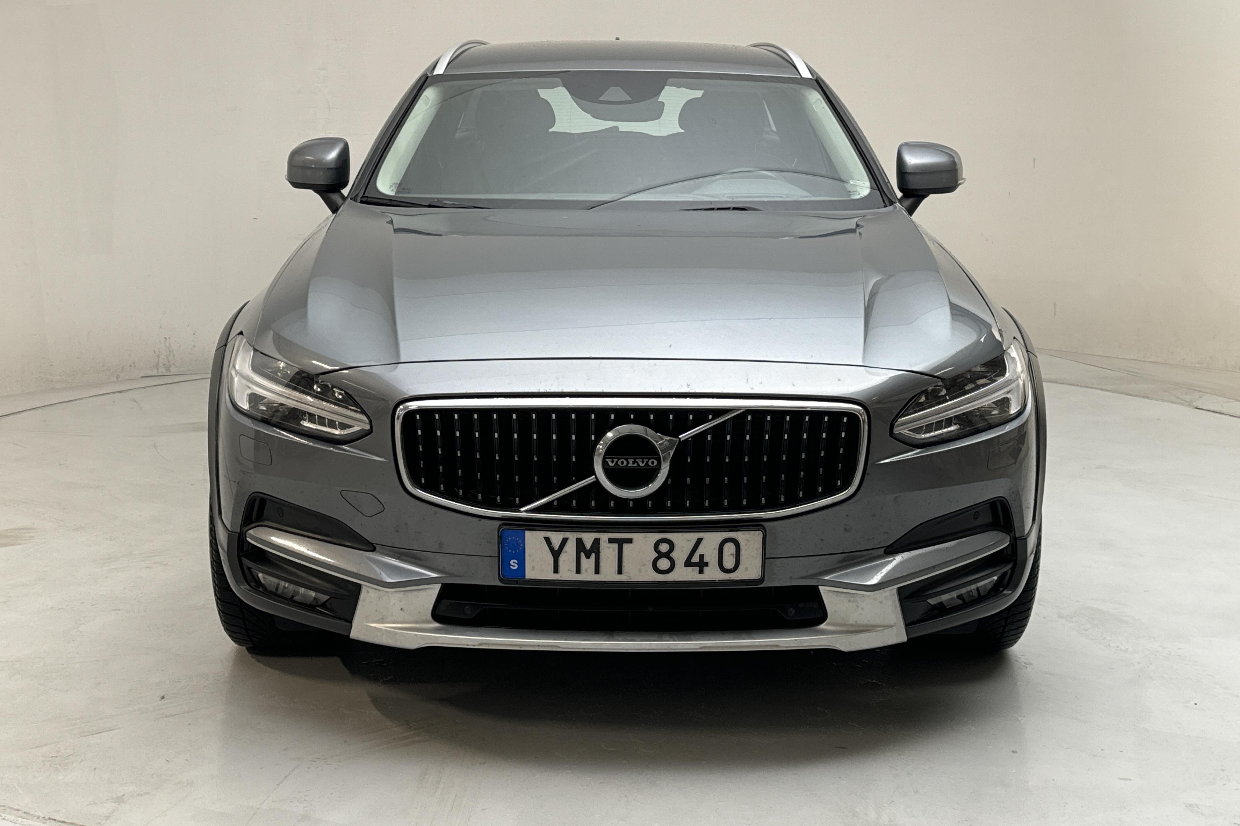 Volvo V90 D4 Cross Country AWD (190hk) - 259 690 km - Automaattinen - harmaa - 2018