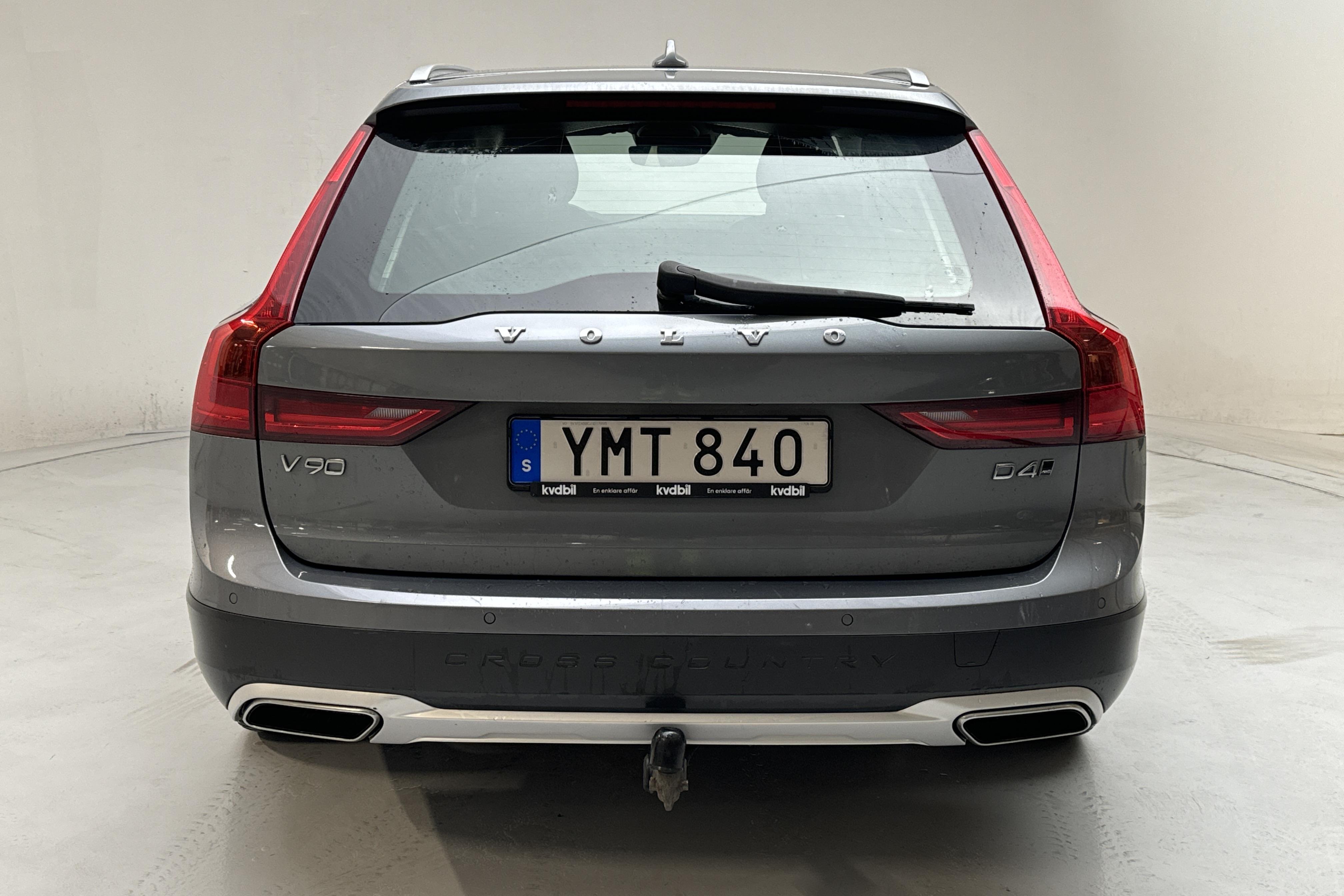 Volvo V90 D4 Cross Country AWD (190hk) - 259 690 km - Automaattinen - harmaa - 2018