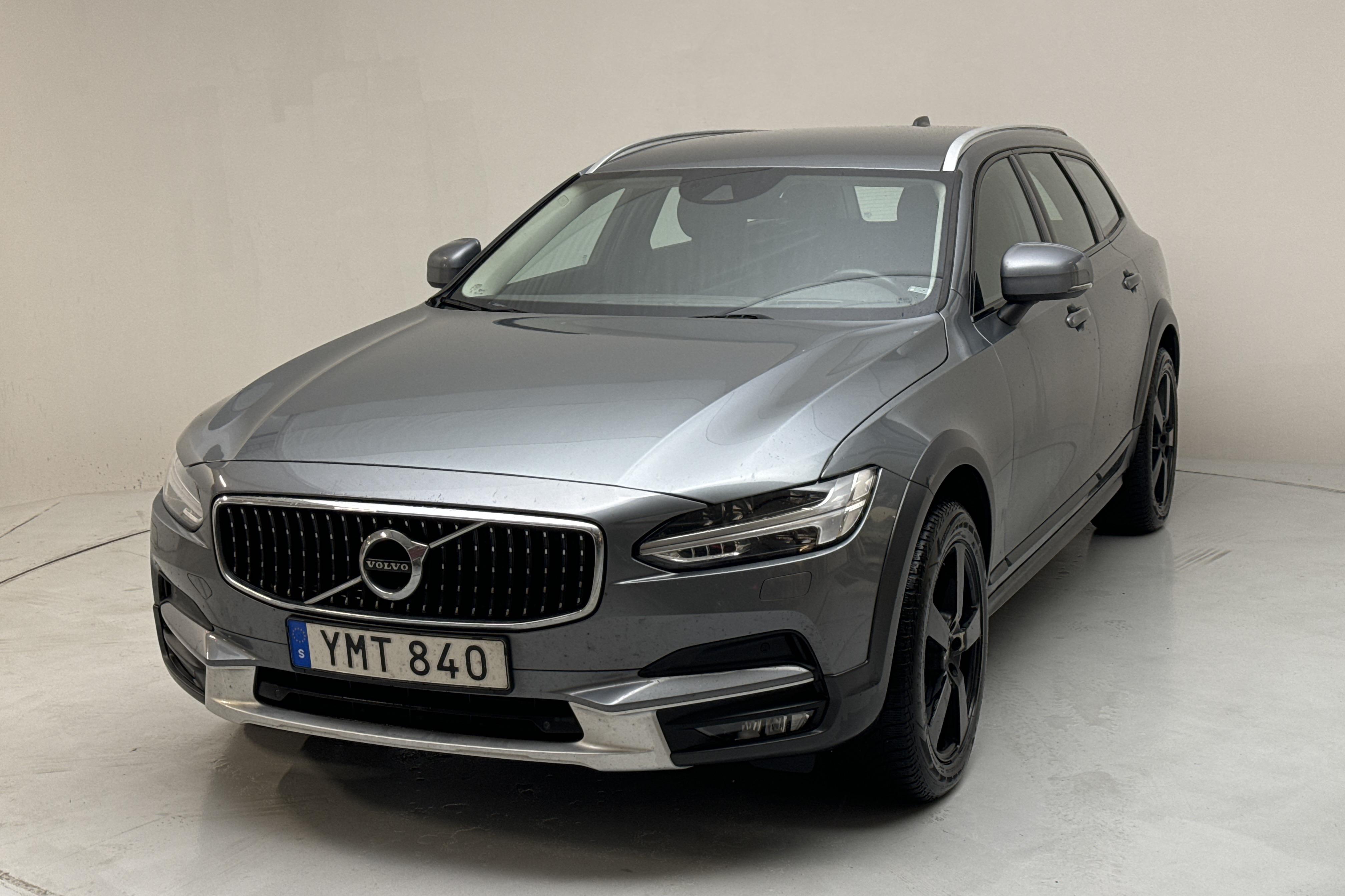 Volvo V90 D4 Cross Country AWD (190hk) - 259 690 km - Automaattinen - harmaa - 2018