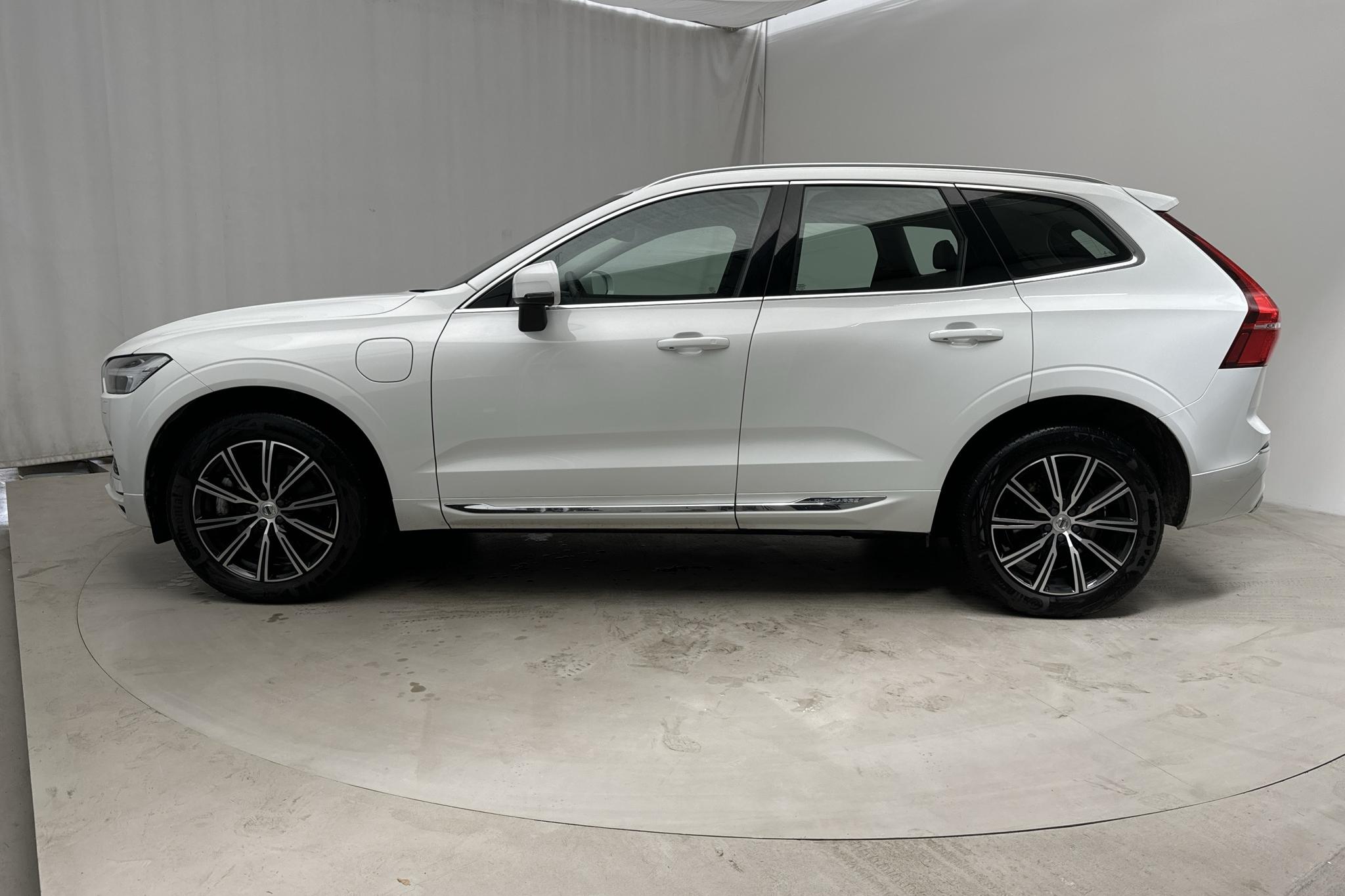 Volvo XC60 T6 AWD Recharge (340hk) - 54 880 km - Automatic - white - 2021