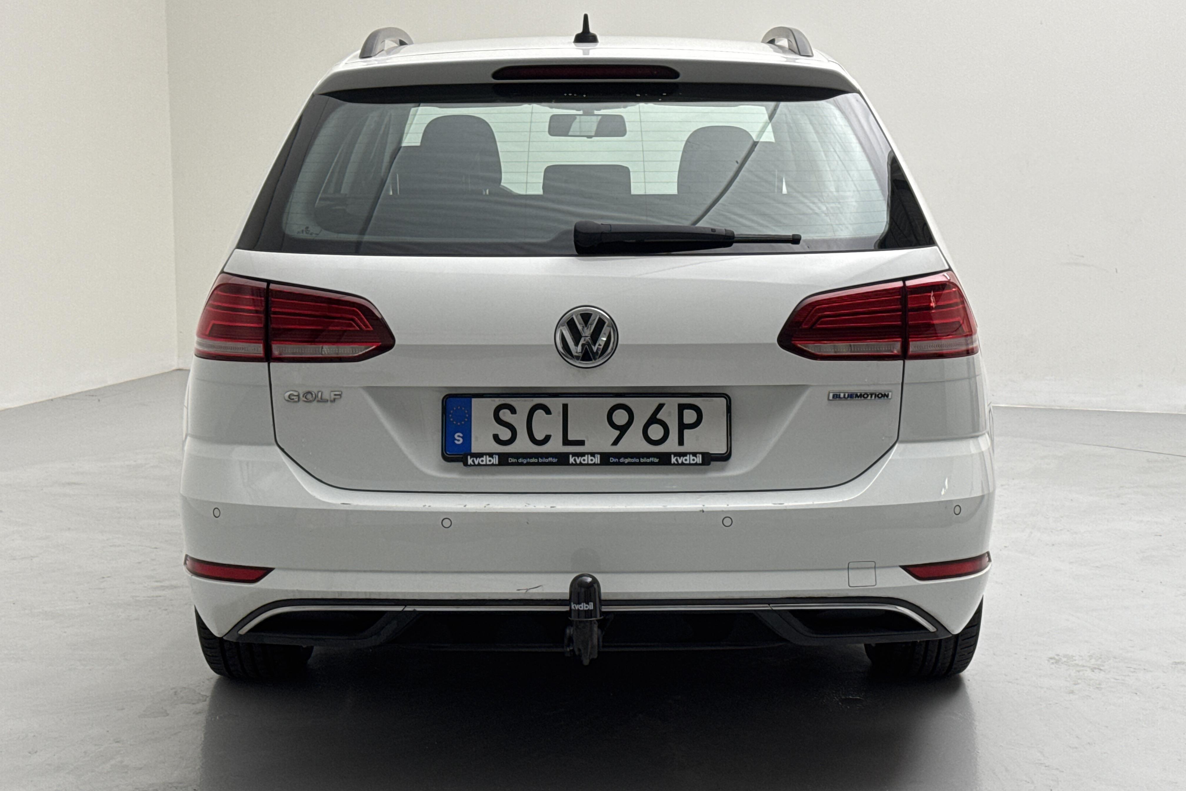 VW Golf VII 1.5 TGI Sportscombi (130hk) - 60 780 km - Manualna - biały - 2019